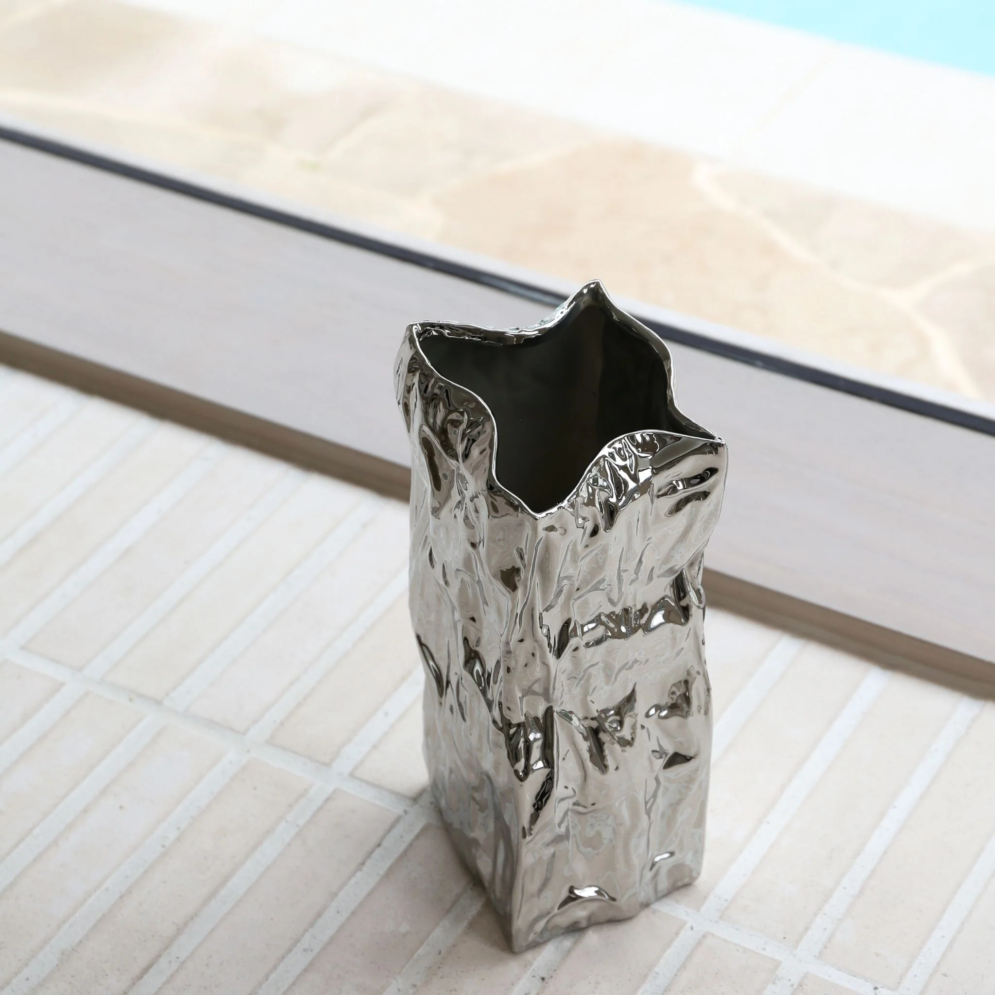 101 COPENHAGEN Kami Vase Mini, H25cm, Chrome - Image 3