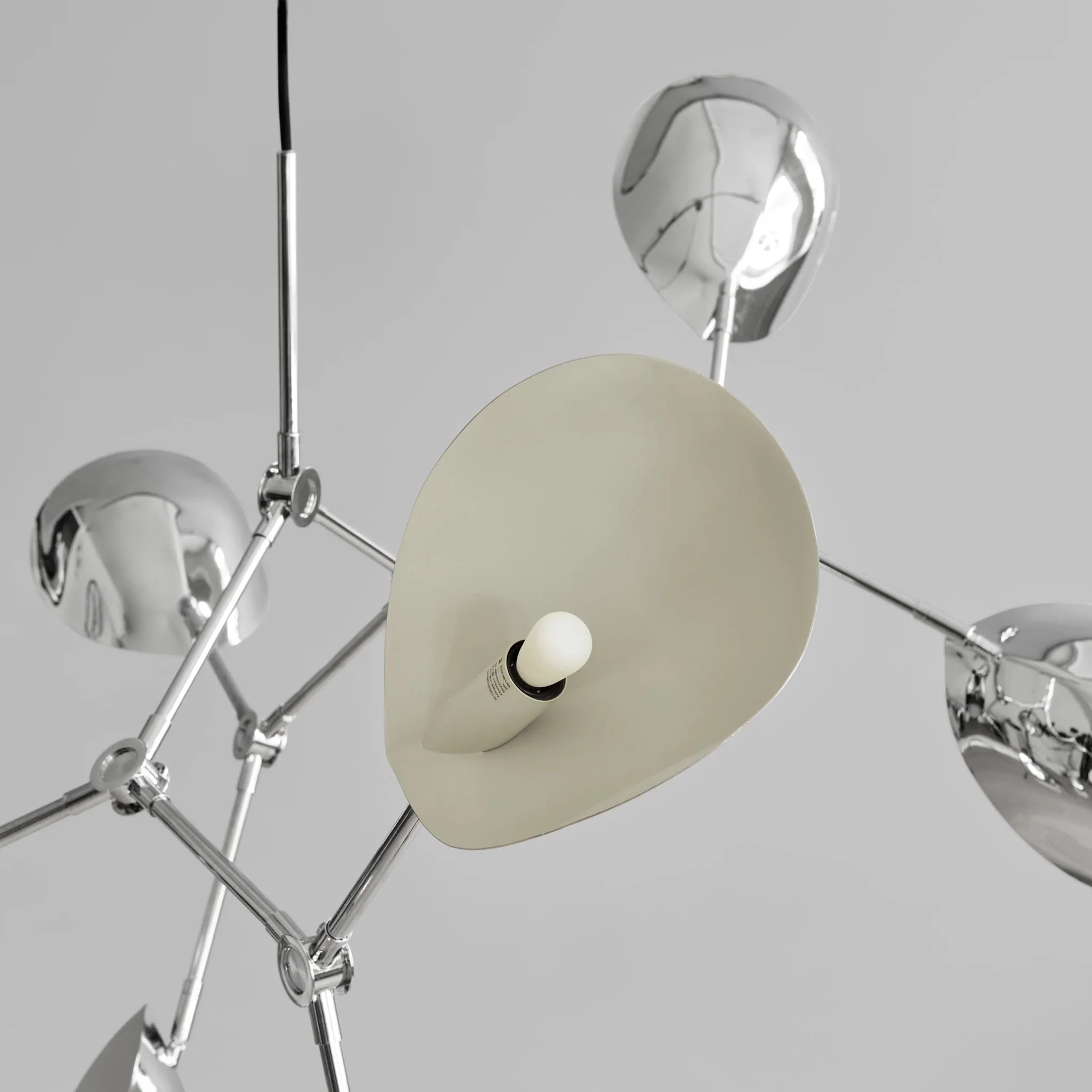 PRE-ORDER │ 101 COPENHAGEN Stingray Chandelier, Chrome - Image 3