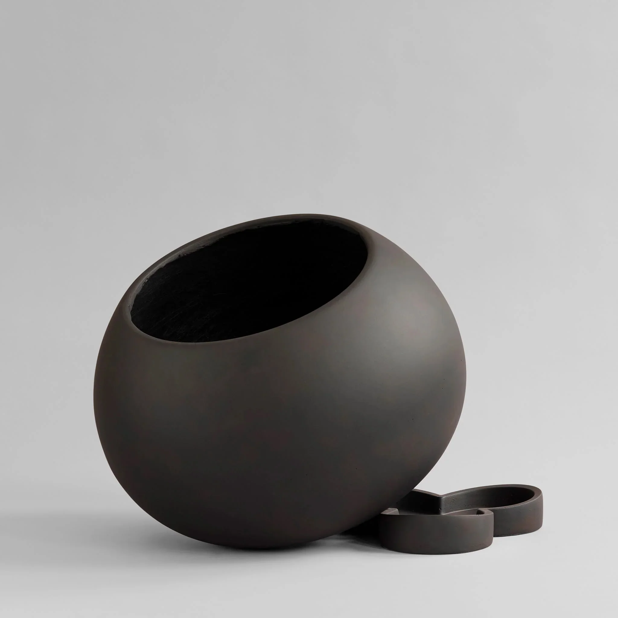 101 COPENHAGEN Urchin Plant Pot, Big, D56cm, Coffee - Image 2