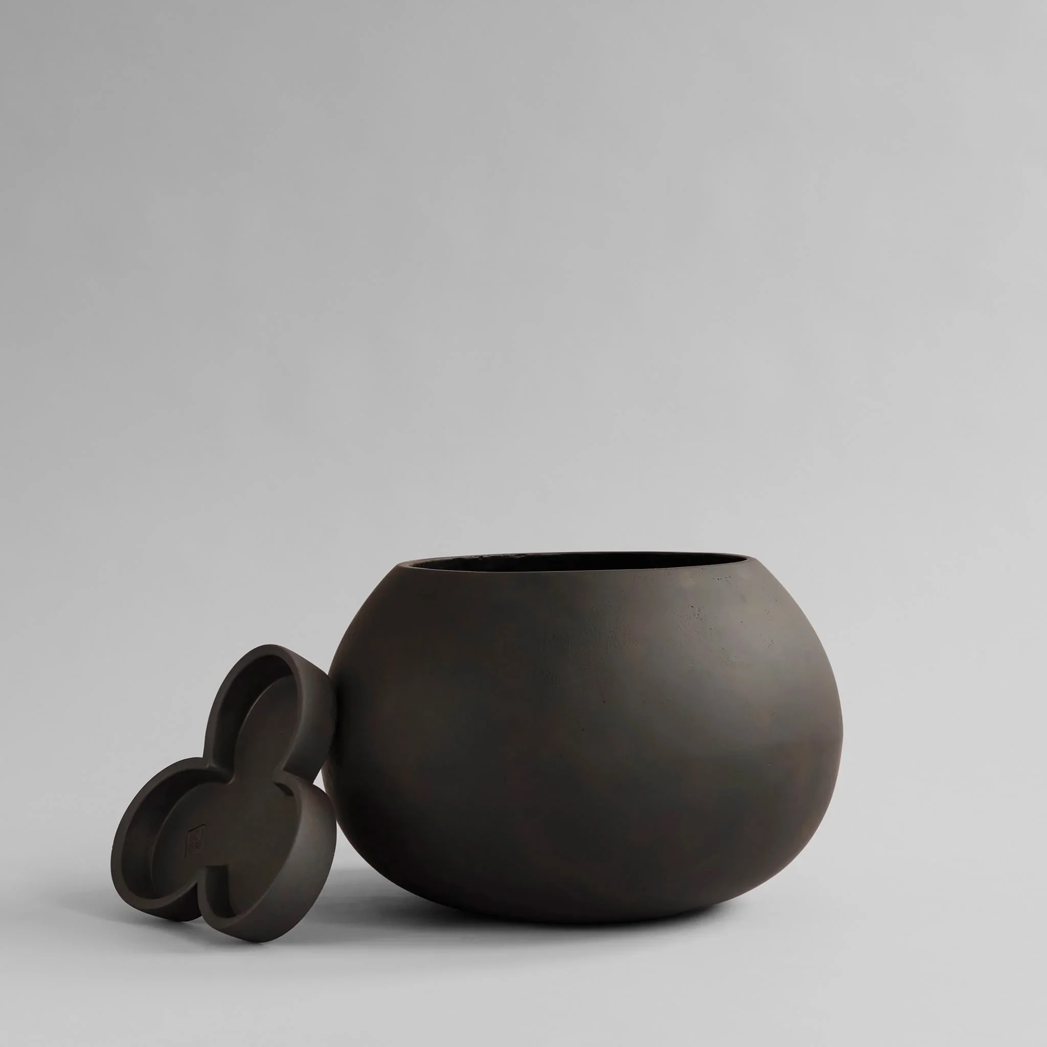 101 COPENHAGEN Urchin Plant Pot, Medio, D46c, Coffee - Image 5