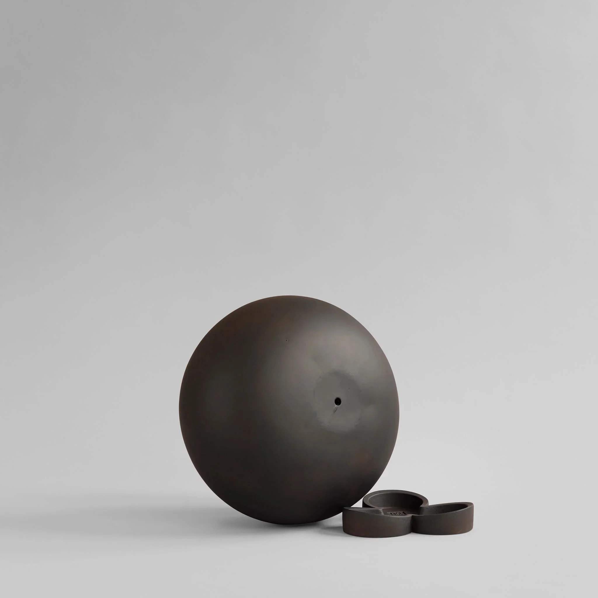 101 COPENHAGEN Urchin Plant Pot, Mini, D35cm, Coffee - Image 3