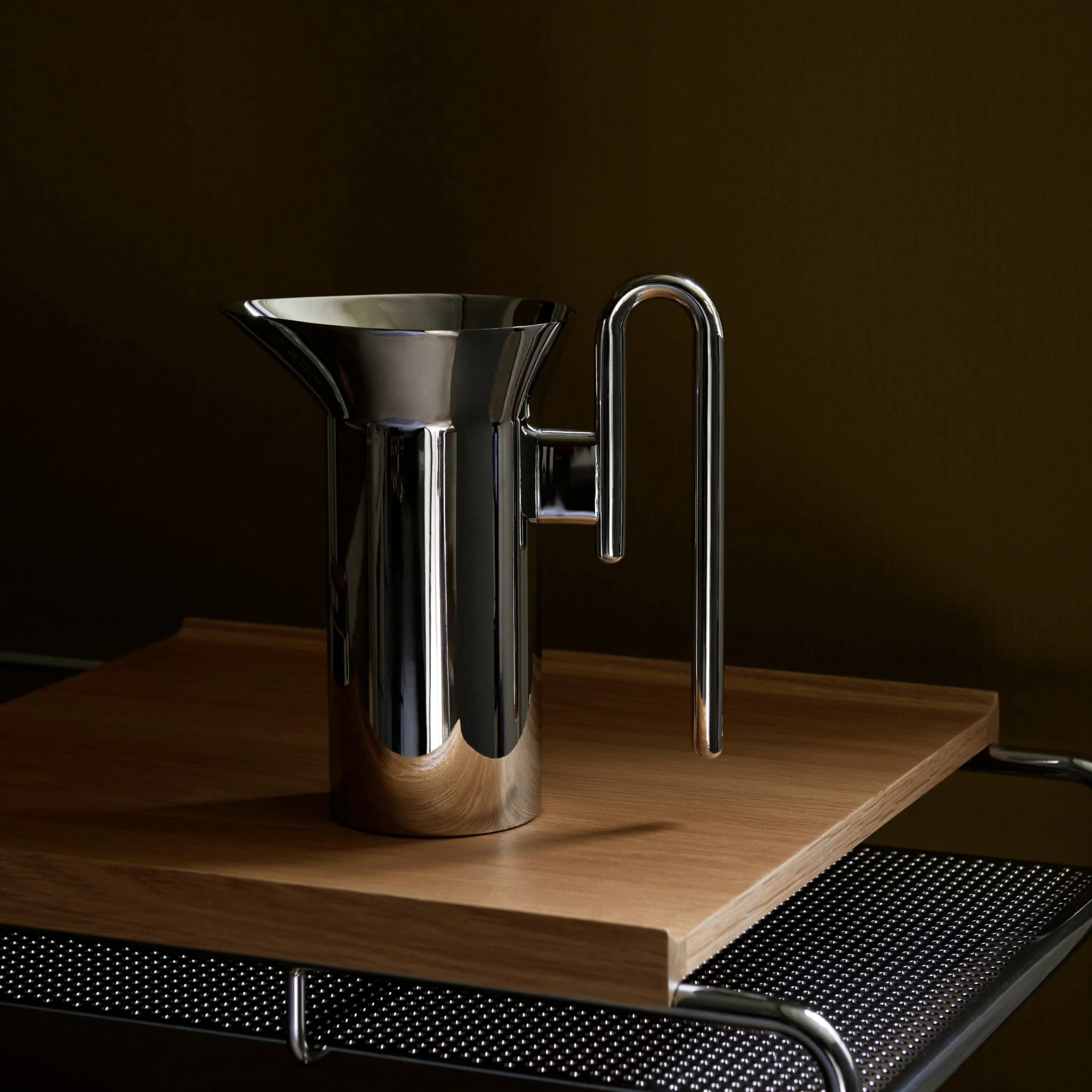 &TRADITION Momento Jug, 1L, Polished Stainless Steel - Image 3