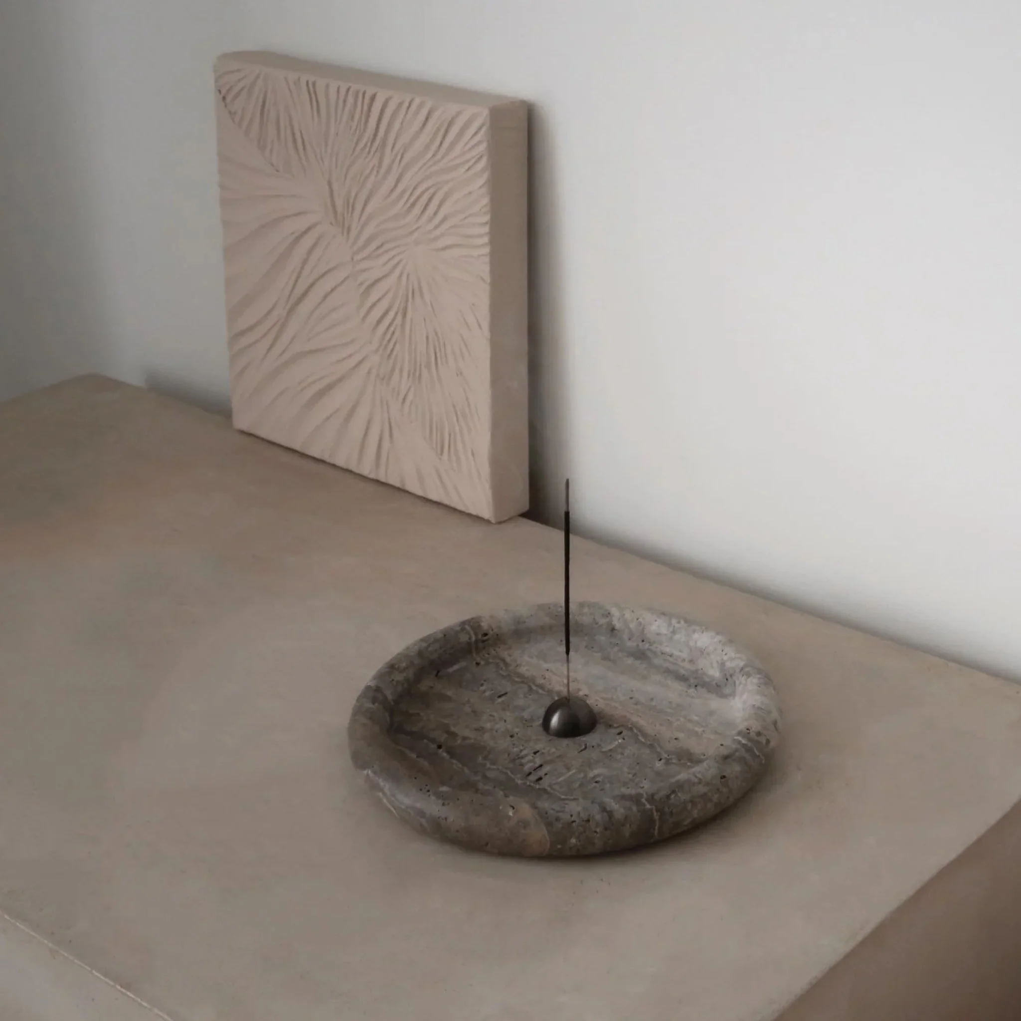 BEHR & CO Round Stone Tray, Silver Travertine - Image 4