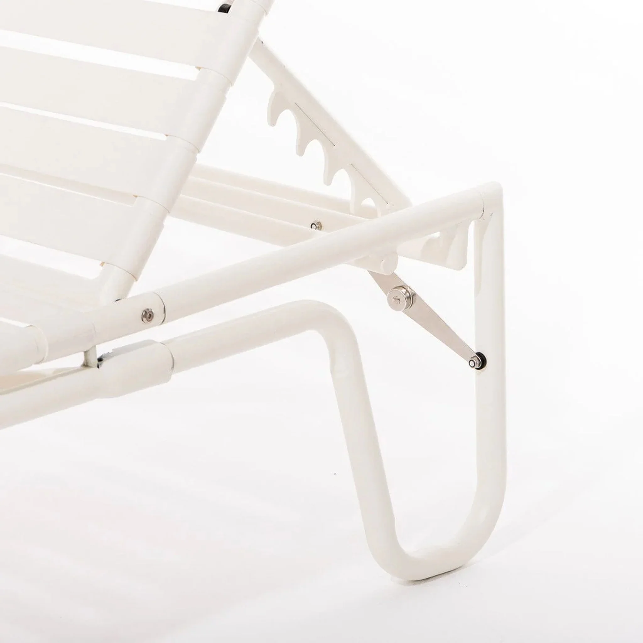 BUSINESS & PLEASURE CO Sunliner Lounger, Antique White - Image 3