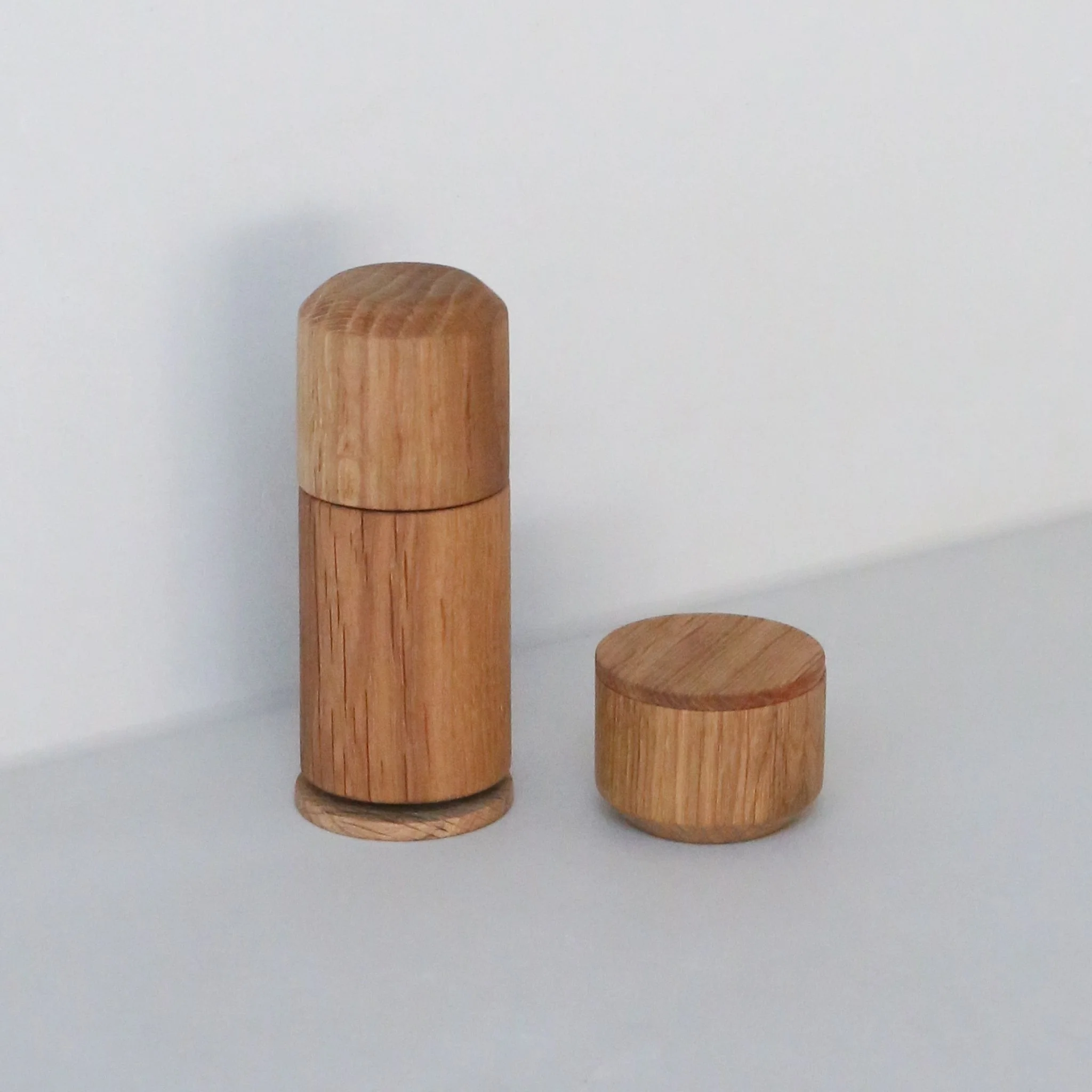 EKTA LIVING ‘Crush Me’ Salt or Pepper Grinder, Oiled Oak - Image 6