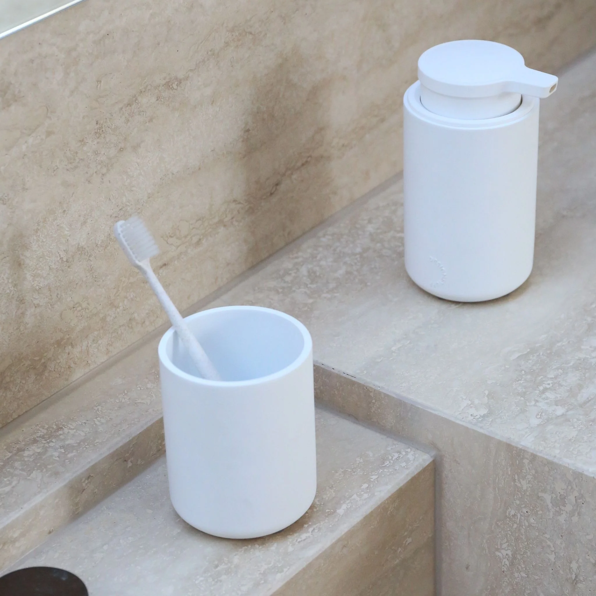 DESIGNSTUFF ARC Tumbler/Toothbrush Holder, White - Image 5