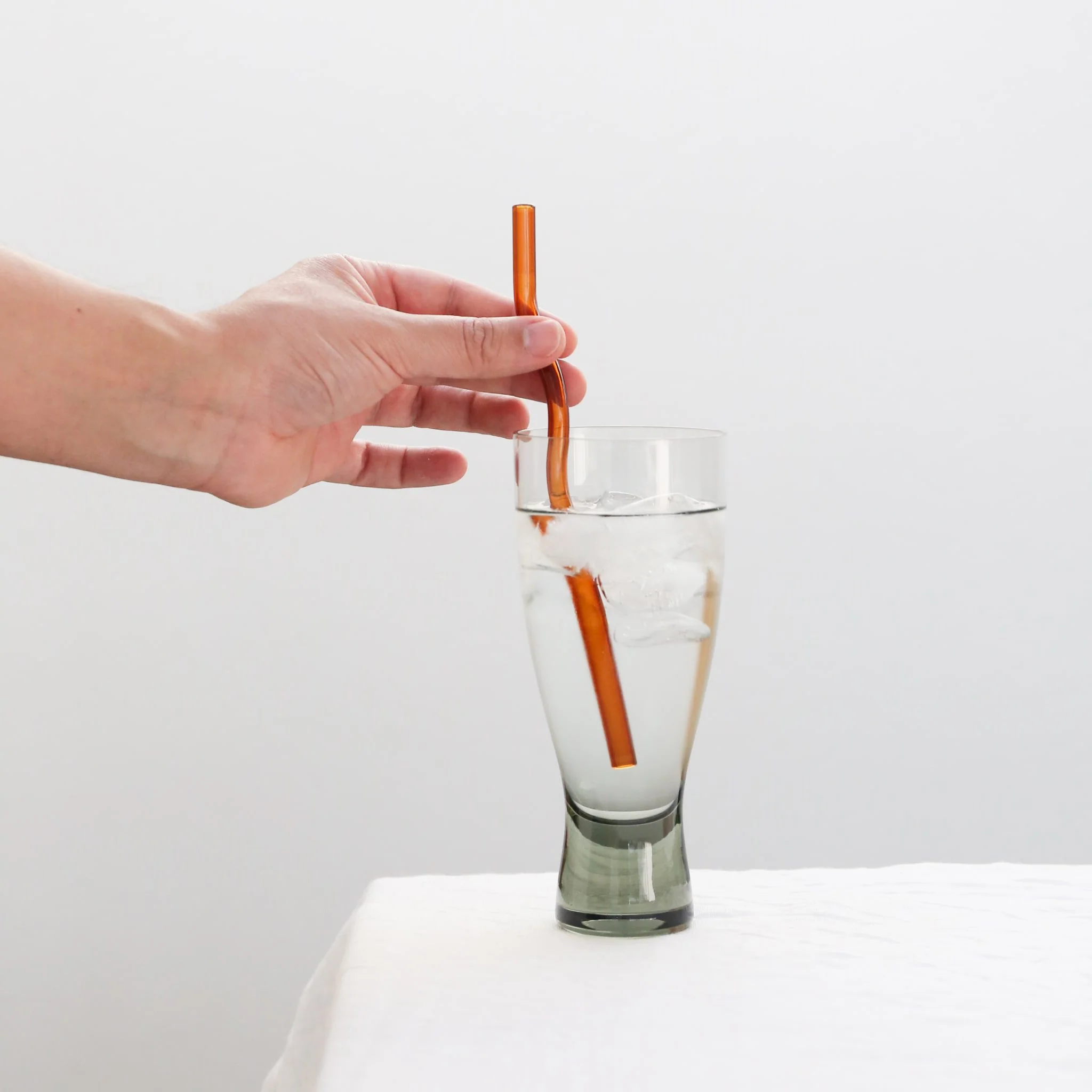 DESIGNSTUFF Curve Glass Straw, Mixed Mist/Lemon/White/Cinnamon (Set of 4) - Image 6