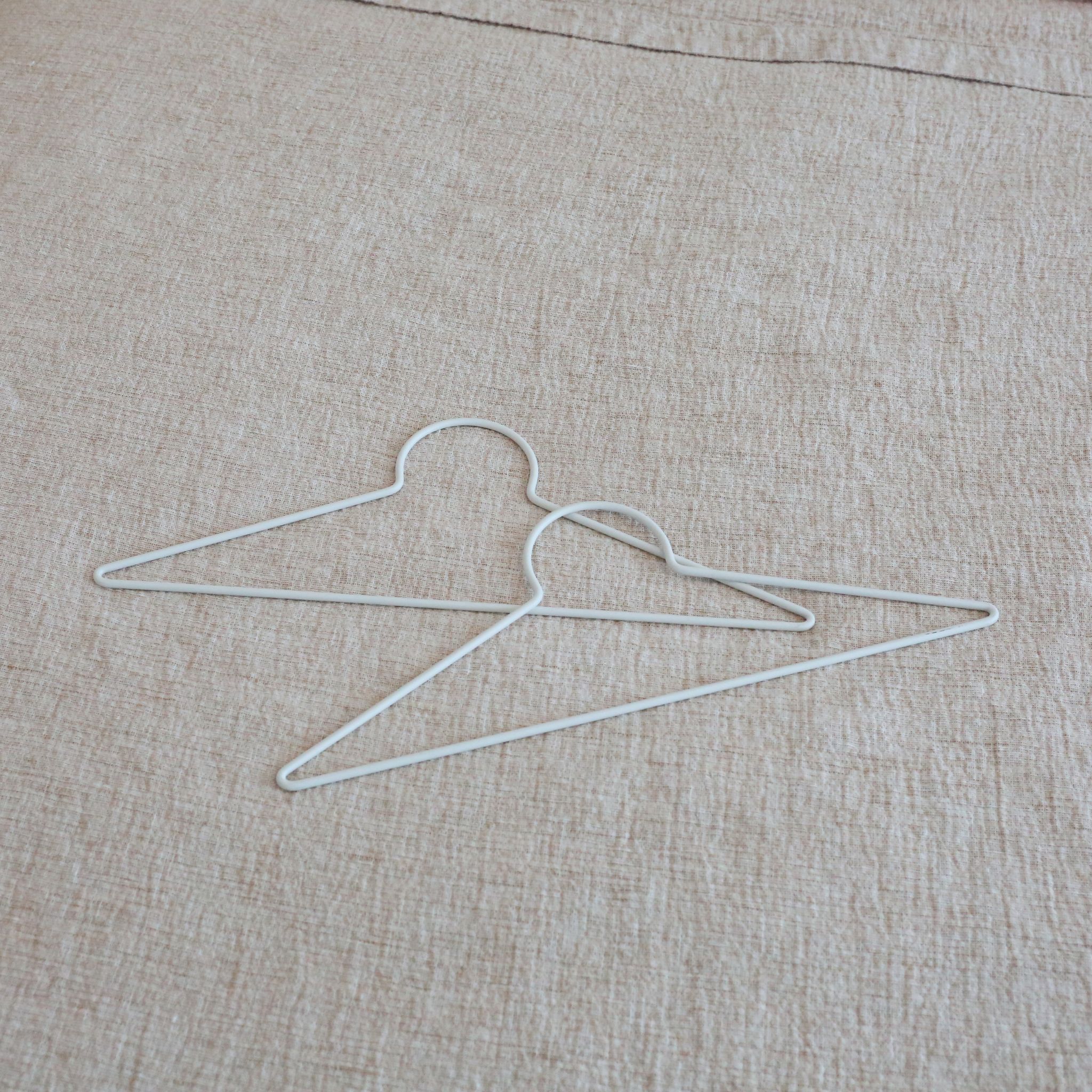 DESIGNSTUFF Curve Hangers - Set of 3, White - Image 3