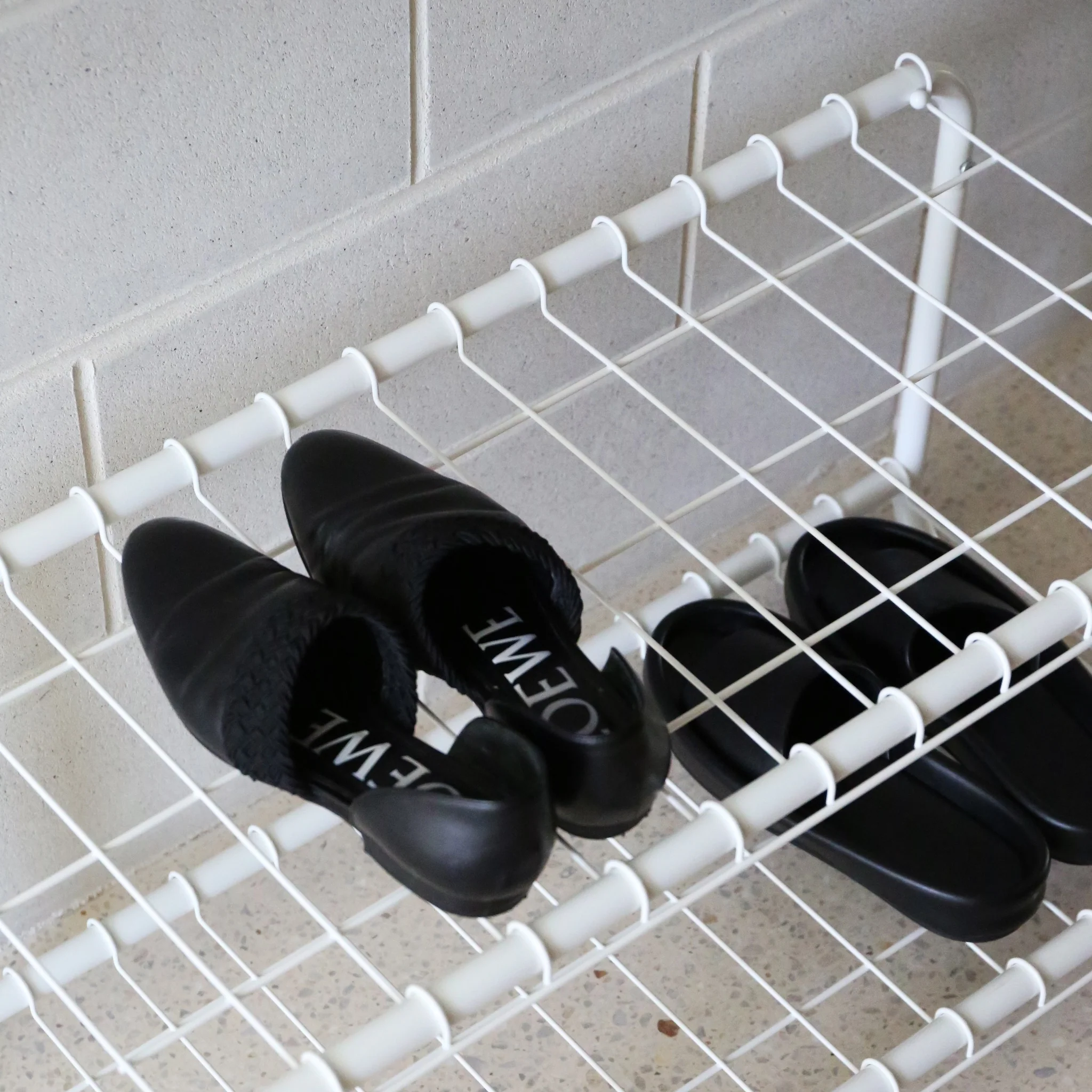 DESIGNSTUFF FORMA Shoe Rack, White - Image 4