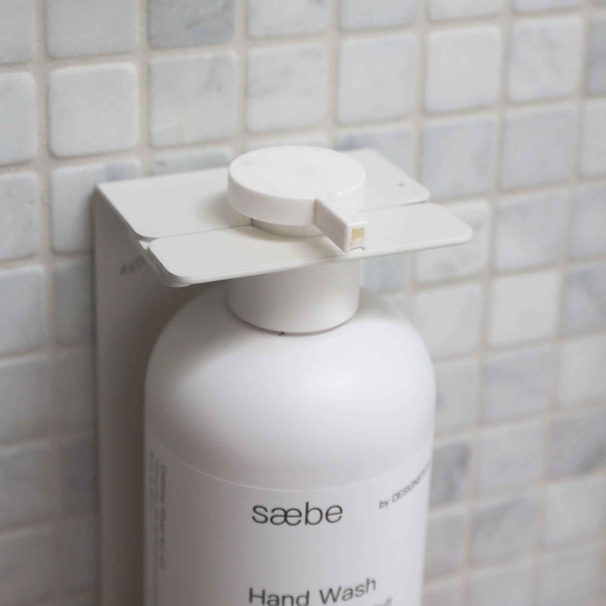 DESIGNSTUFF Lockable Soap Dispenser Holder, Single 500ml, White - Image 8