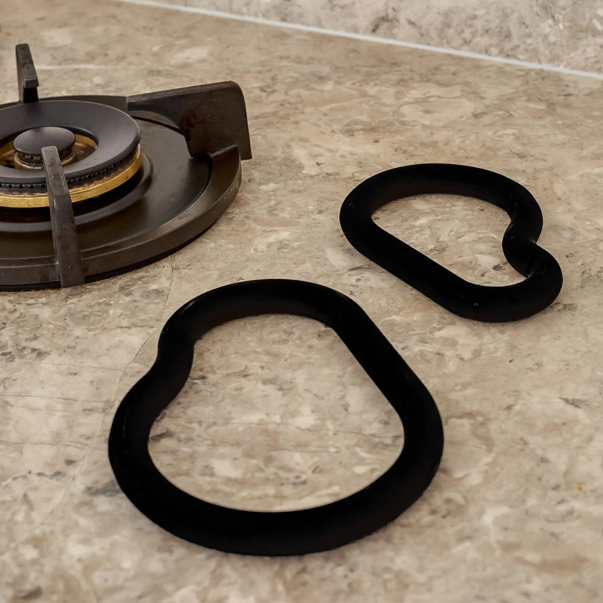 DESIGNSTUFF RUND Curve Trivet Gift Set, Black - Image 6