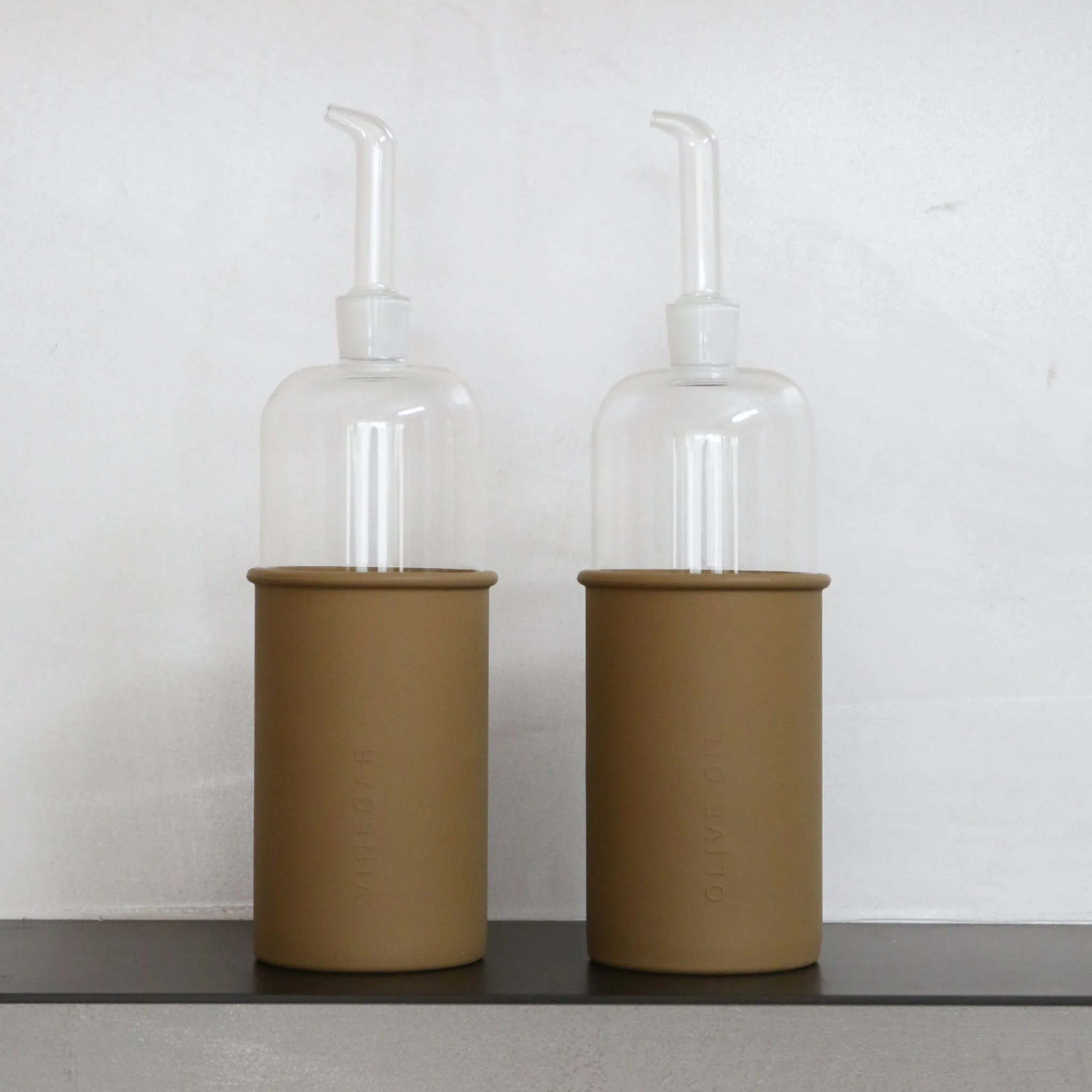 DESIGNSTUFF LUYO Oil & Vinegar Bottle Gift Set, 700 ml, Fern - Image 7