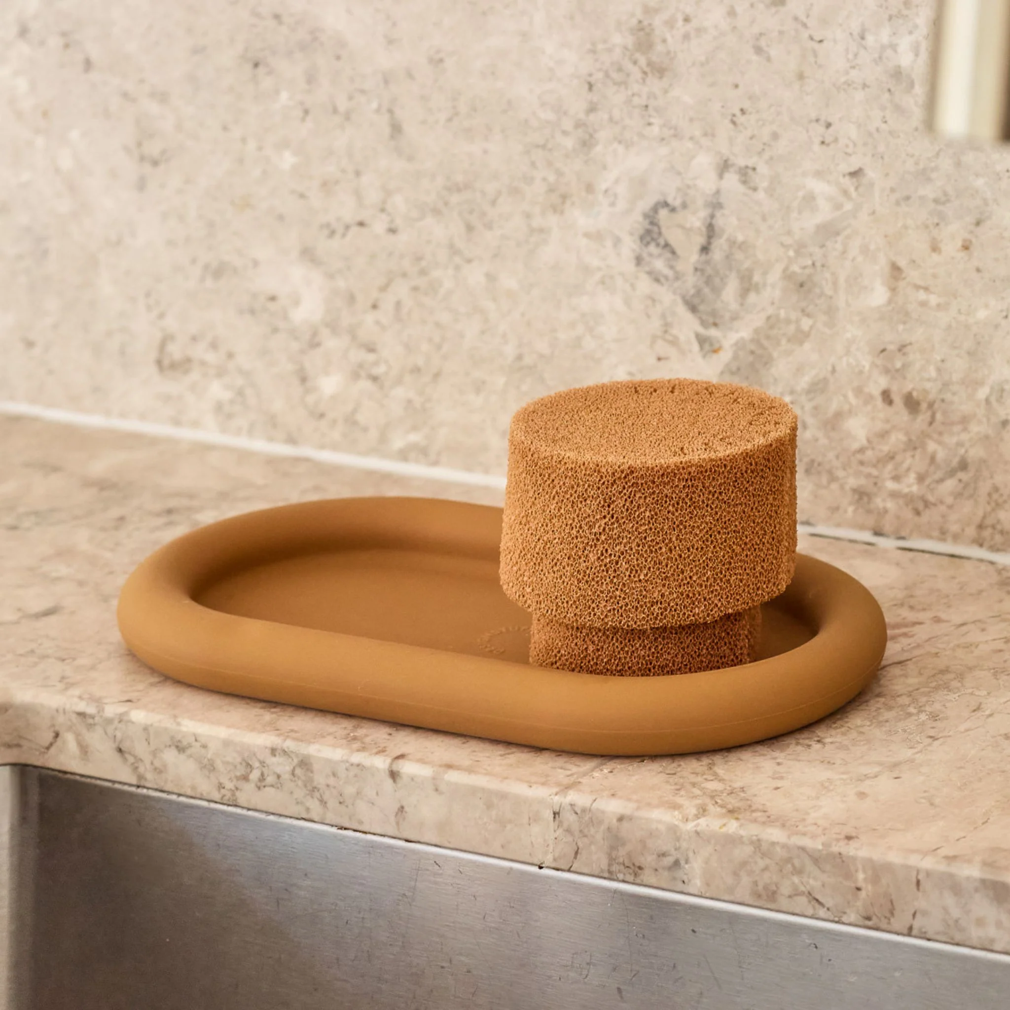 DESIGNSTUFF ETTA Round Silicone Sponge Camel - Image 4