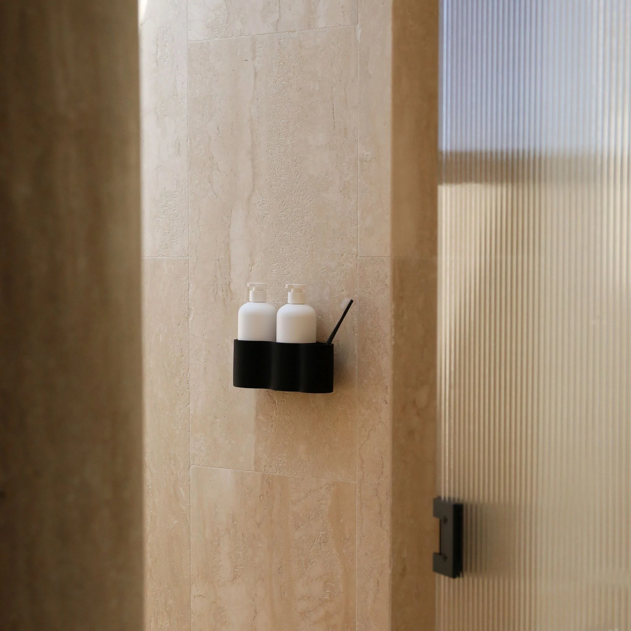 DESIGNSTUFF CURV Shower Caddy, Silicone/Adhesive, Black - Image 7