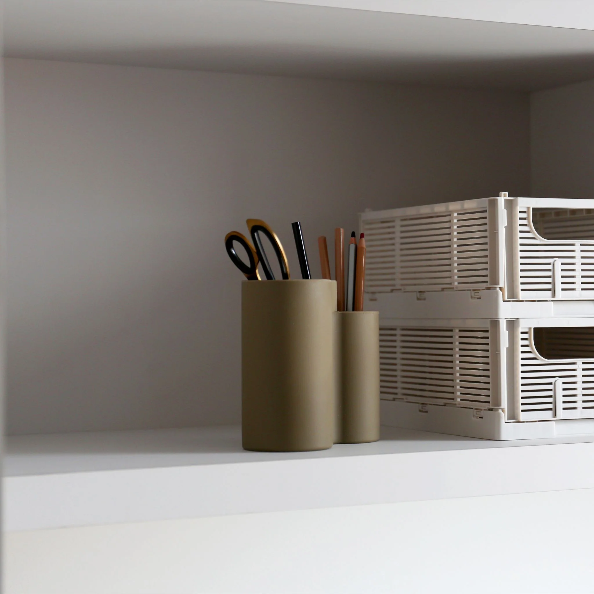 DESIGNSTUFF DRIP Store-All Cutlery Drainer/Holder, Khaki - Image 5
