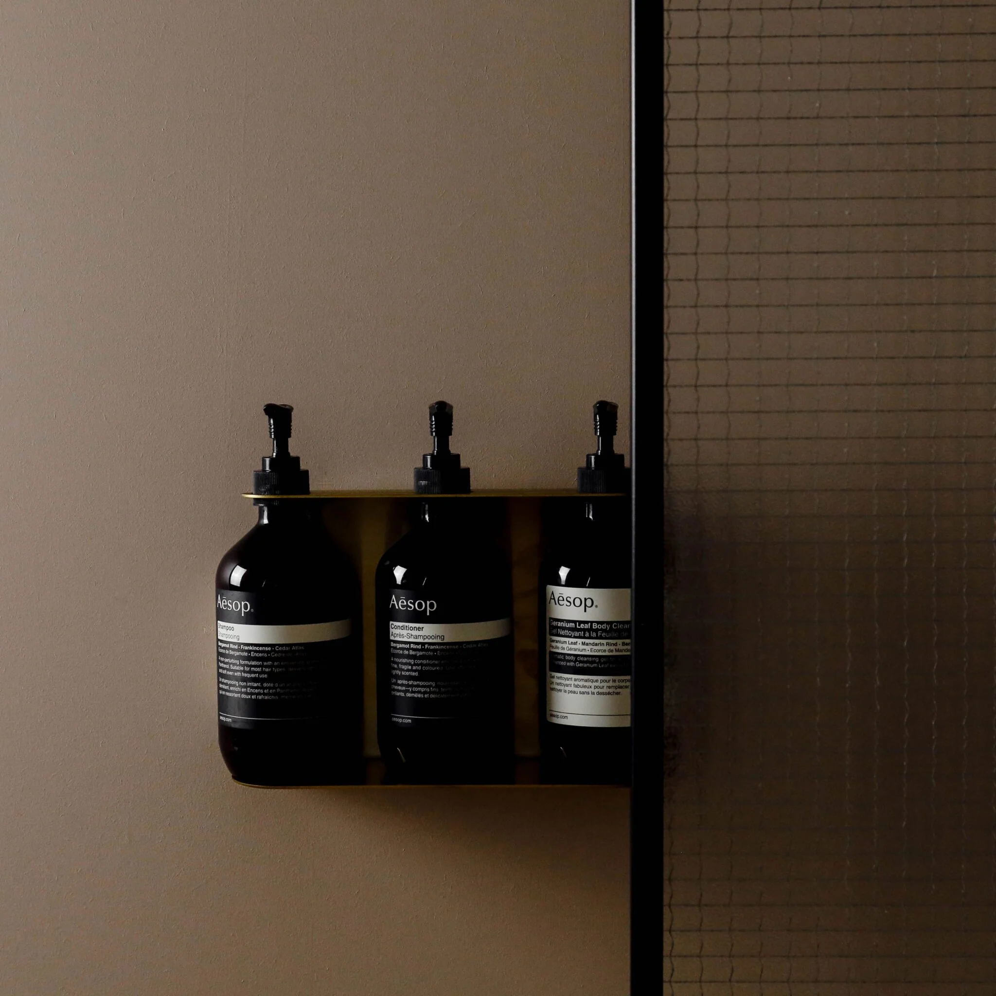 DESIGNSTUFF Triple Soap Dispenser Holder, Brushed Brass - Image 4