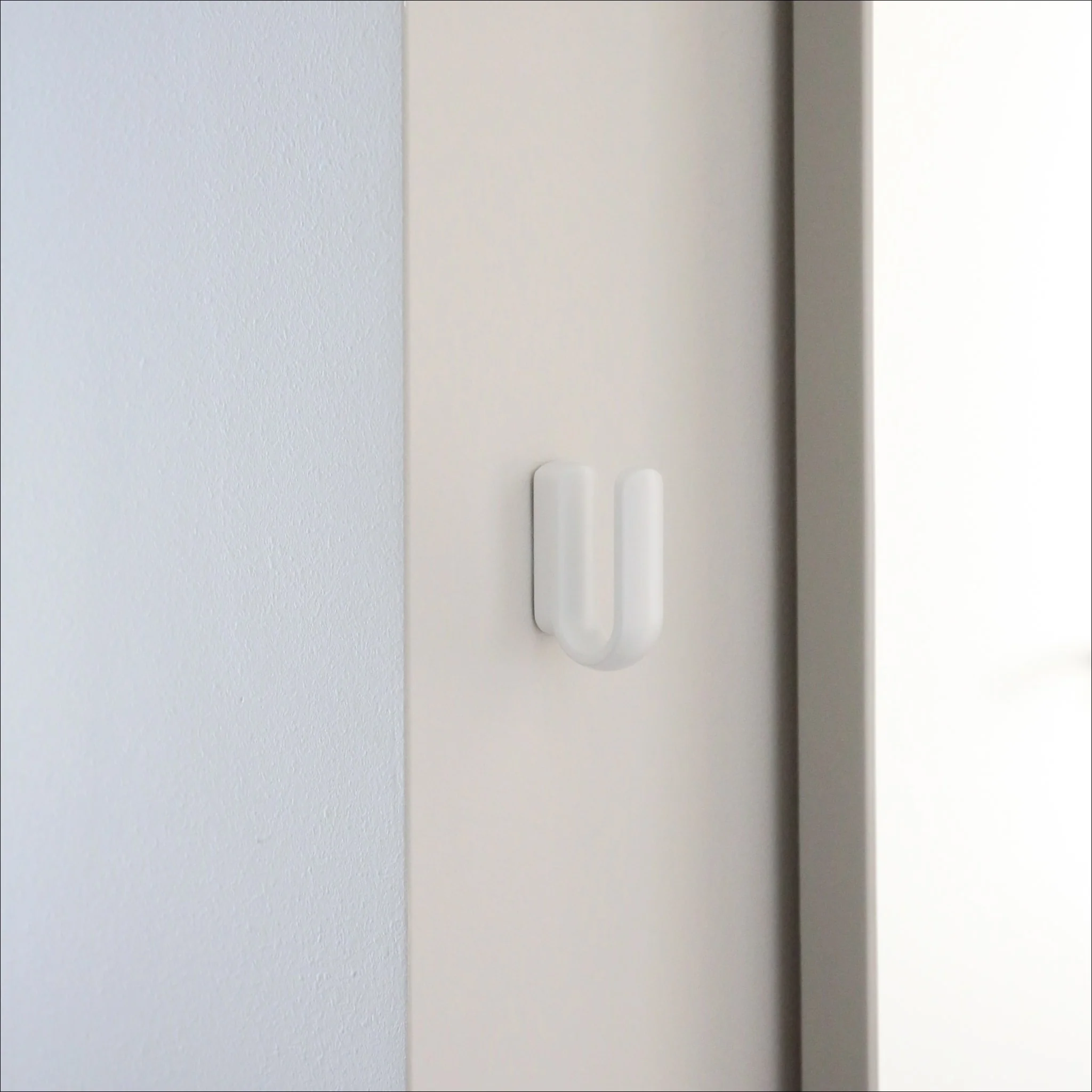 DESIGNSTUFF FORMA U-Curve Hook, White - Image 6