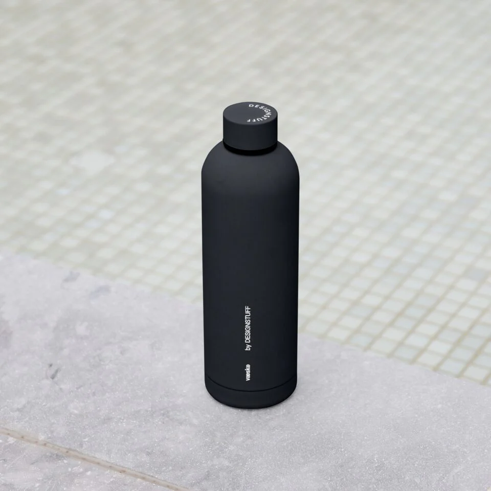DESIGNSTUFF Vaeske Drink Bottle 750ml, Black - Image 3