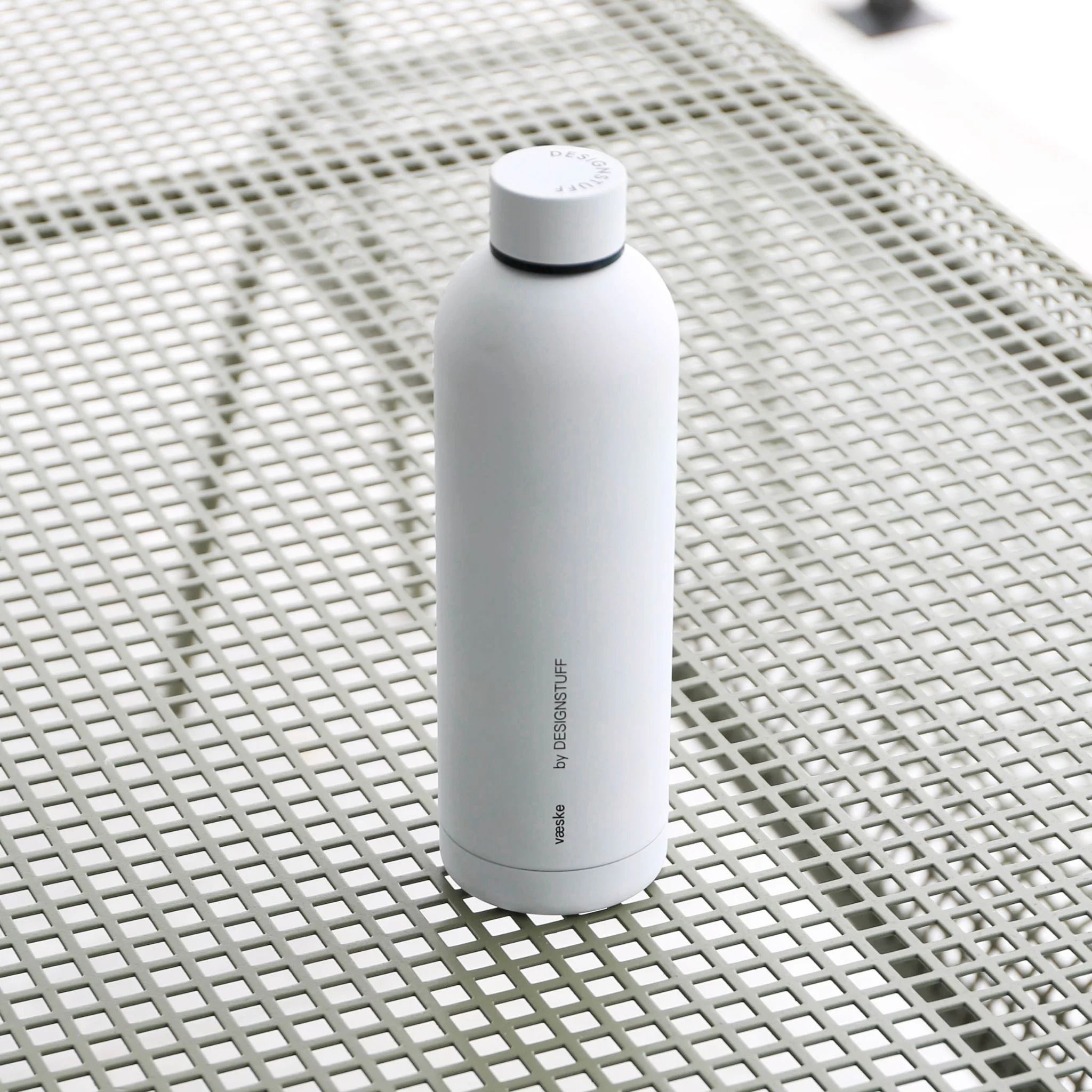 DESIGNSTUFF Vaeske Drink Bottle 750ml, White - Image 6