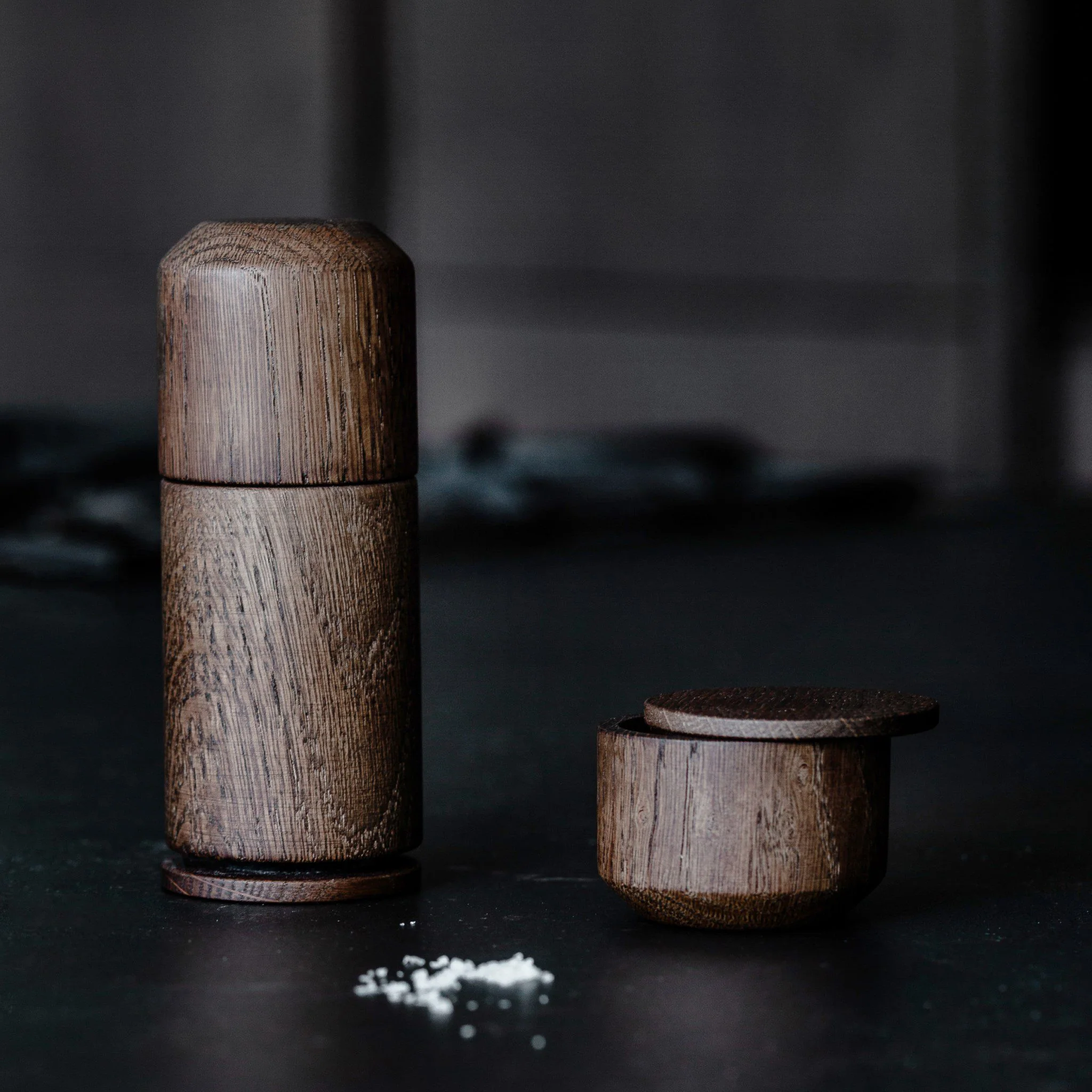EKTA LIVING ‘Crush Me’ Salt or Pepper Grinder, Smoked Oak - Image 2