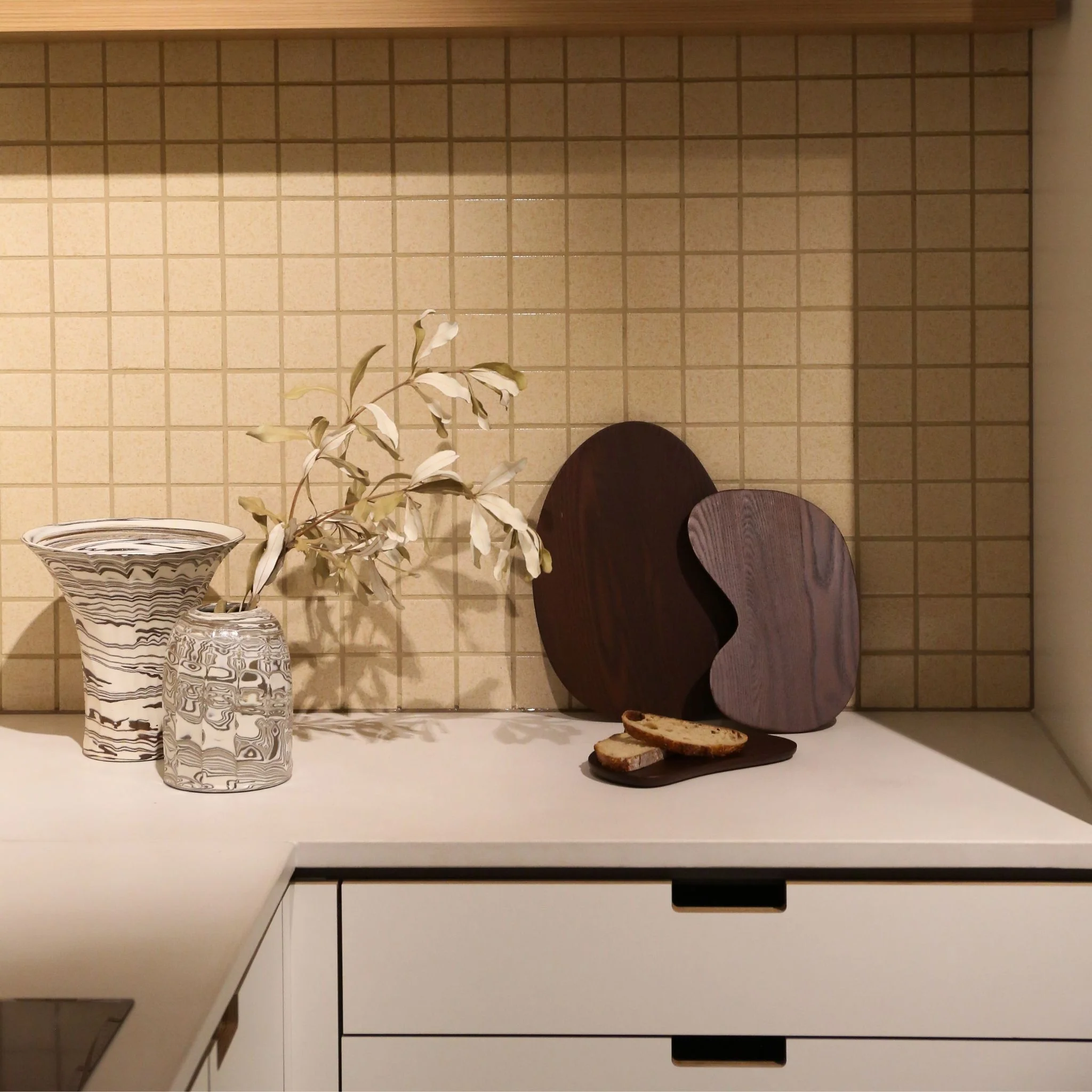 FERM LIVING Cairn Cutting Boards, Dark Brown (Set of 3) - Image 6