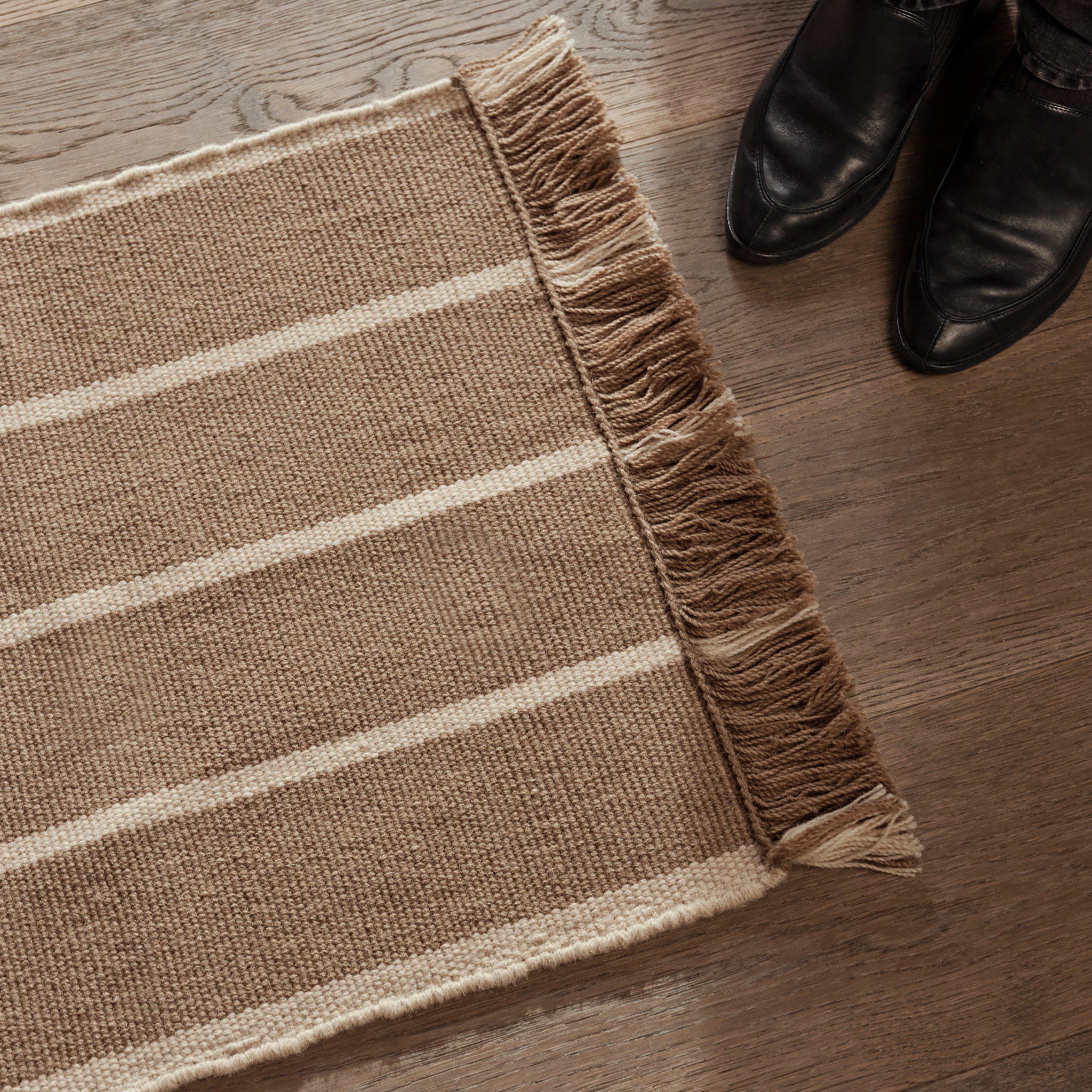 FERM LIVING Calm Kelim Mat, Dark Sand/Off-White, 50x70cm - Image 2