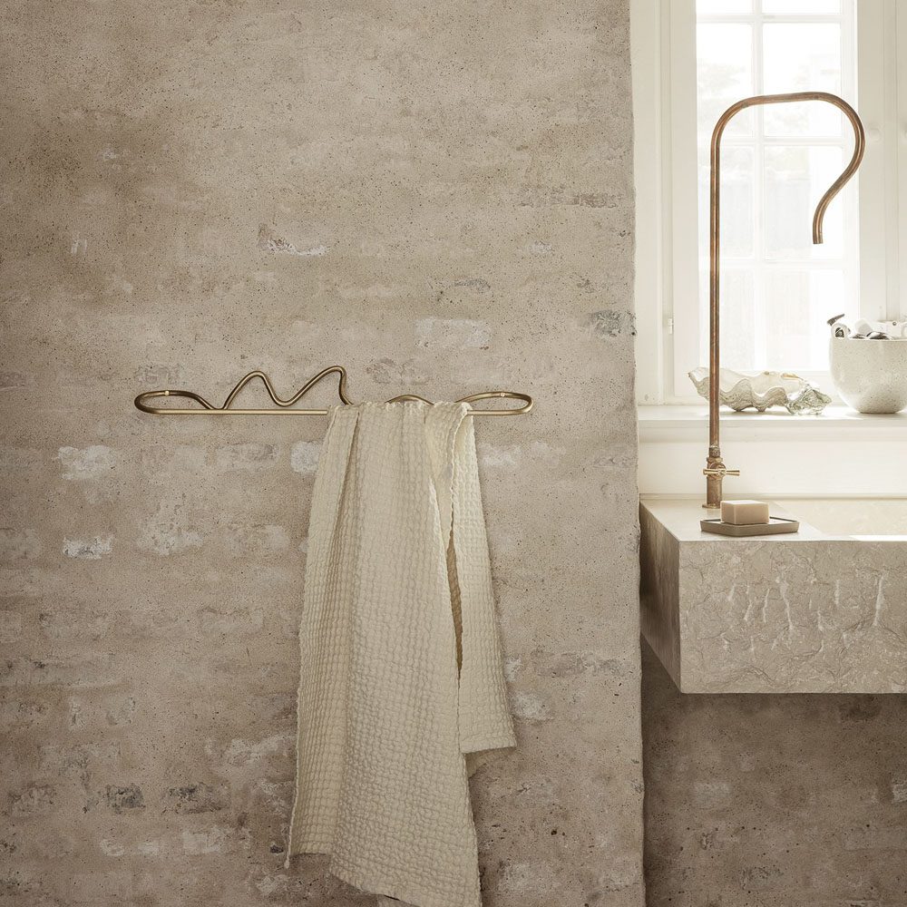 FERM LIVING Curvature Towel Hanger, Brass - Image 2