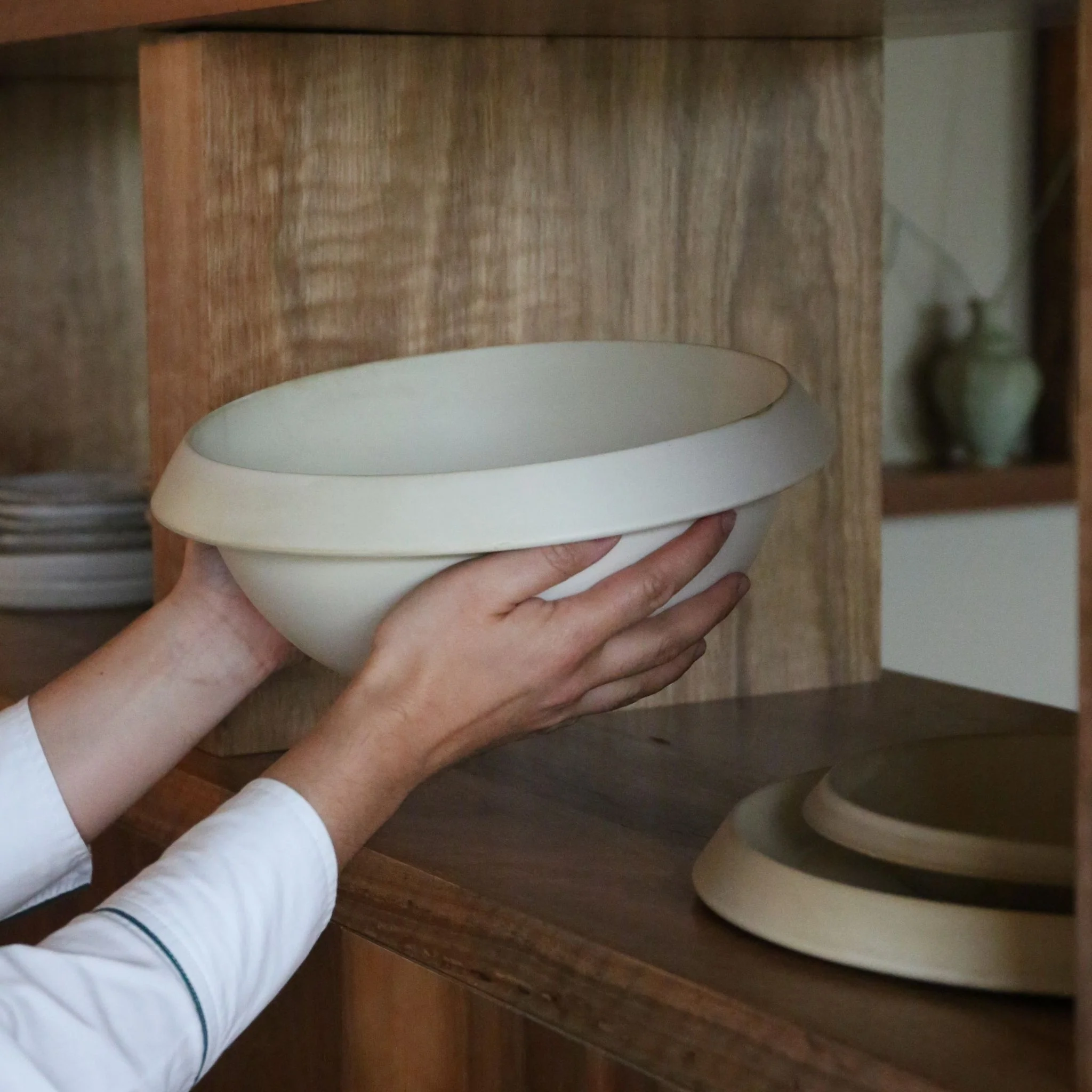 FERM LIVING Erena Serving Bowl, D32cm, Cream - Image 9