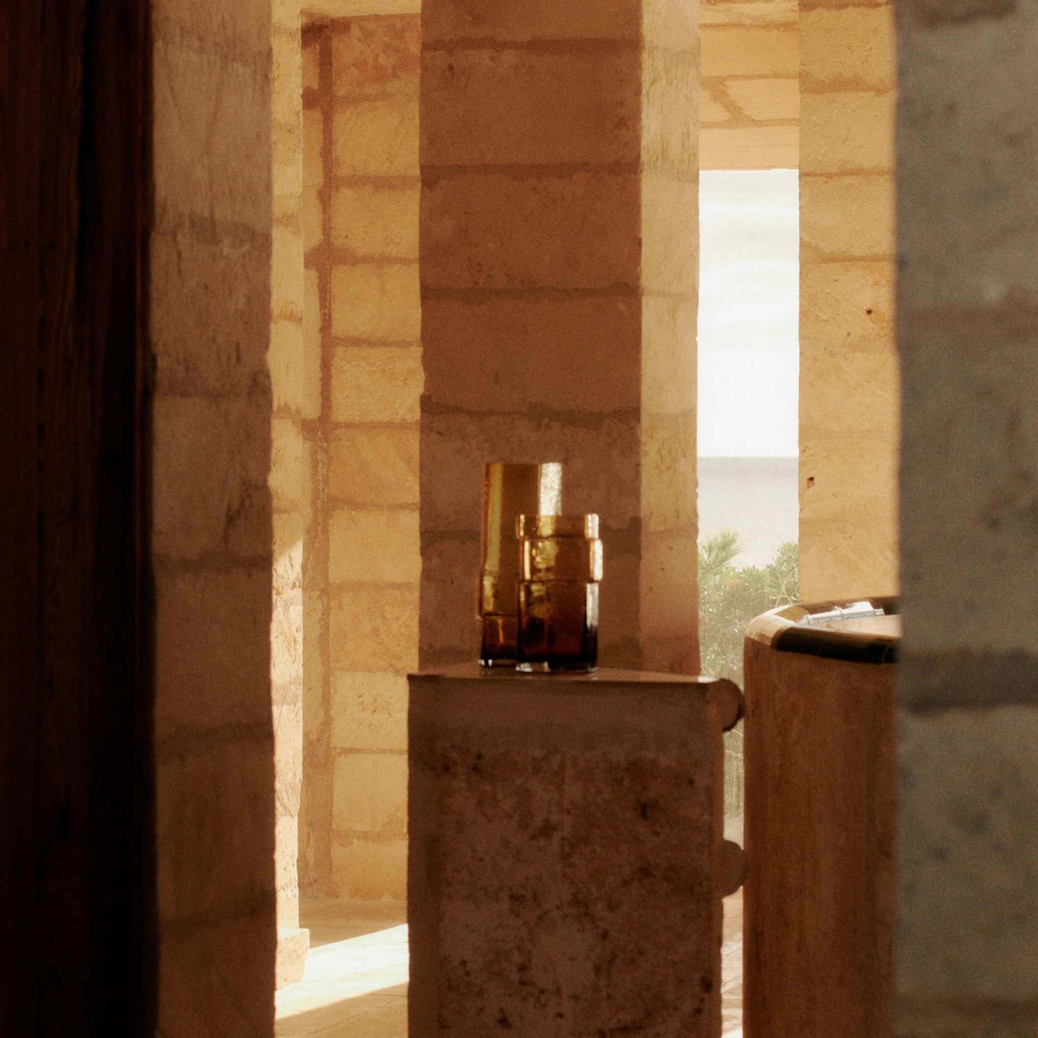 FERM LIVING Muro Vase, H30cm, Recycled Amber - Image 6