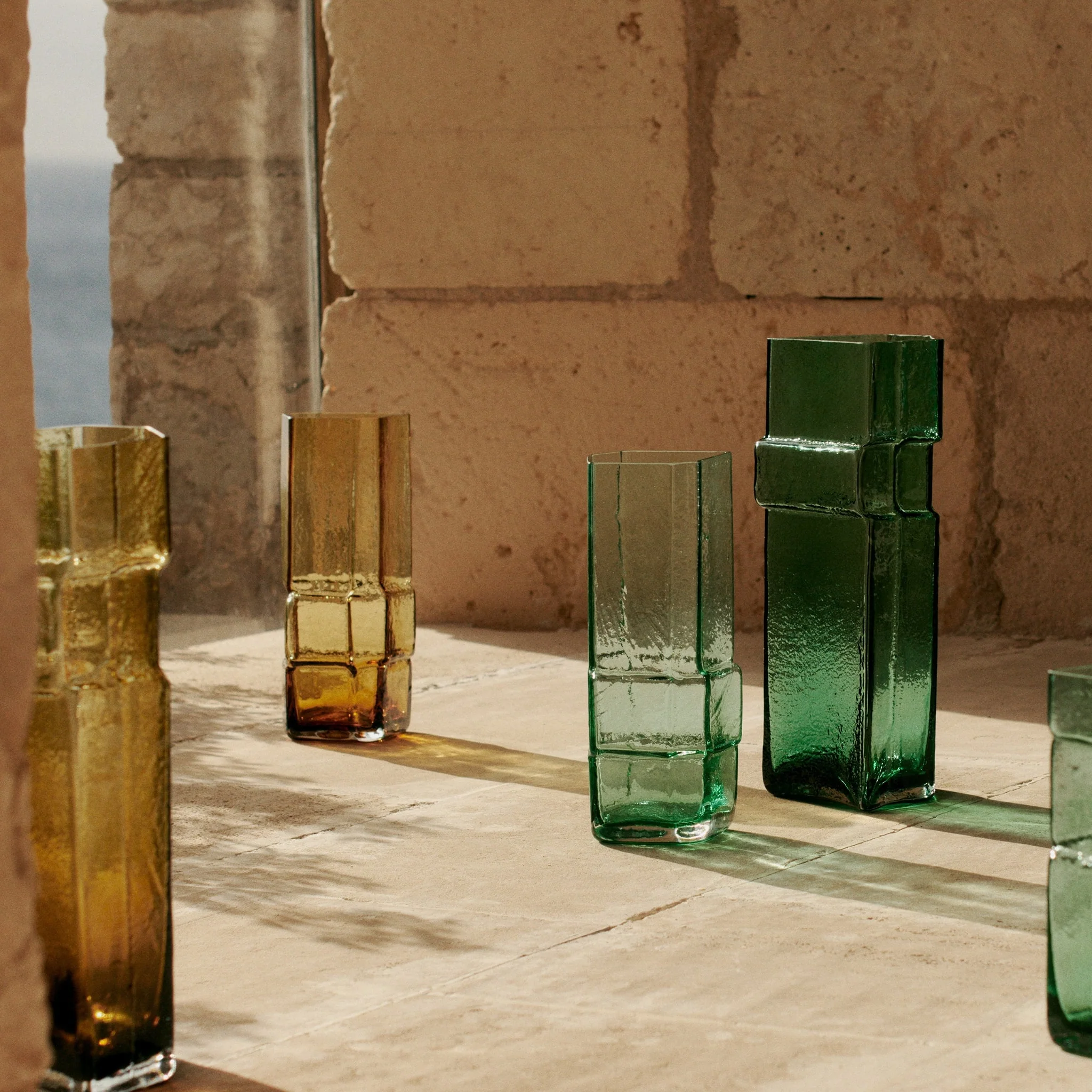 FERM LIVING Muro Vase, H30cm, Recycled Amber - Image 8