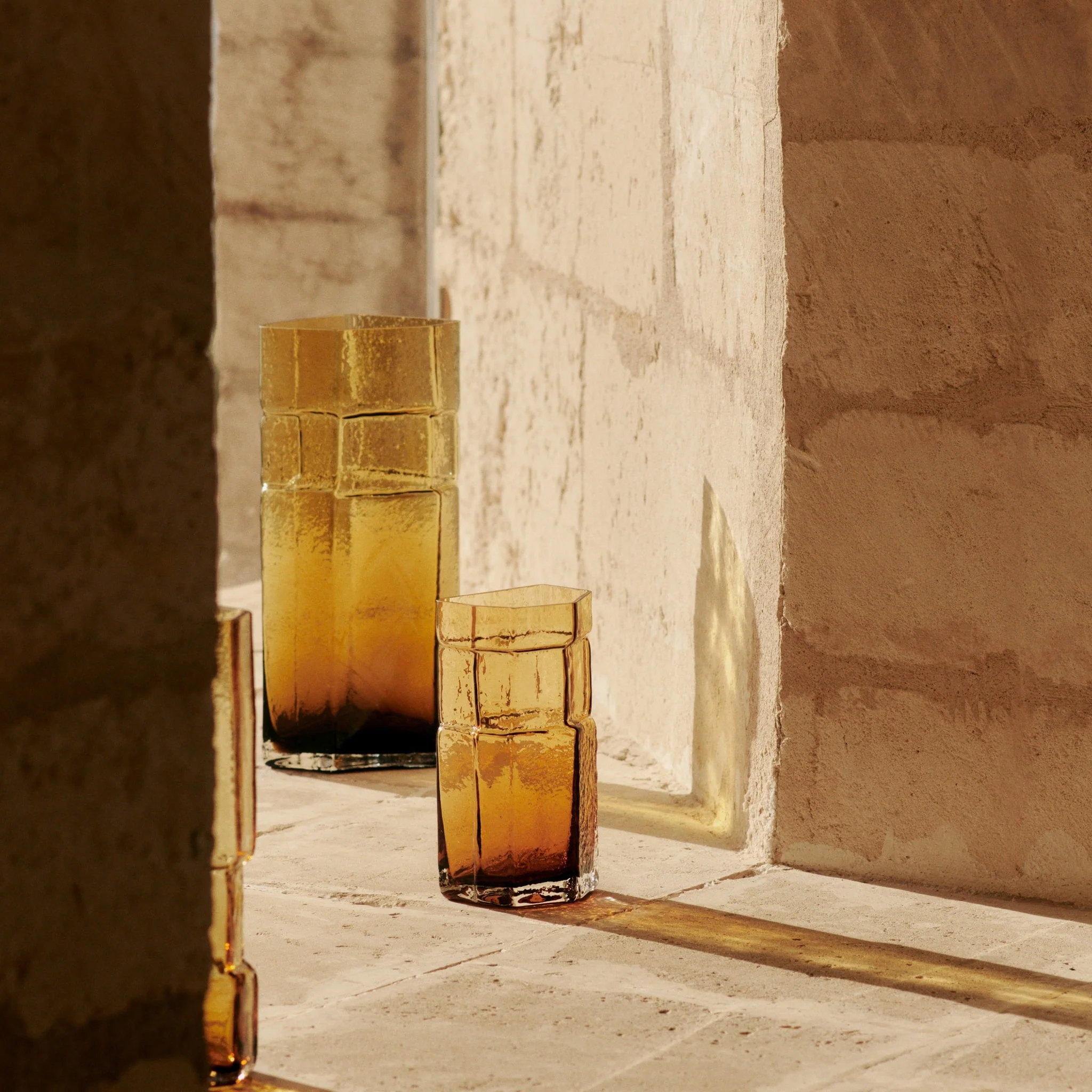 FERM LIVING Muro Vase, H38cm, Recycled Amber - Image 7