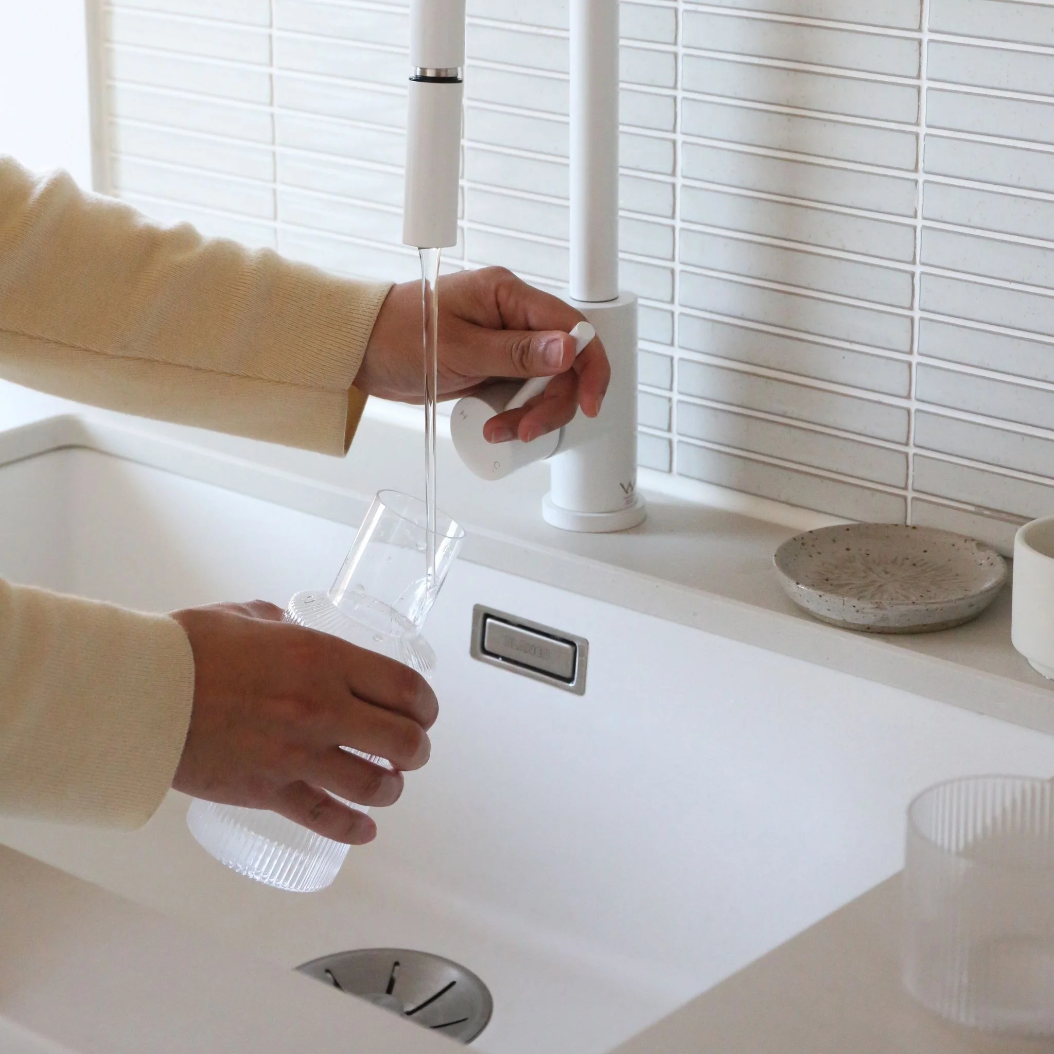 FERM LIVING Ripple Carafe Set, Clear - Image 4