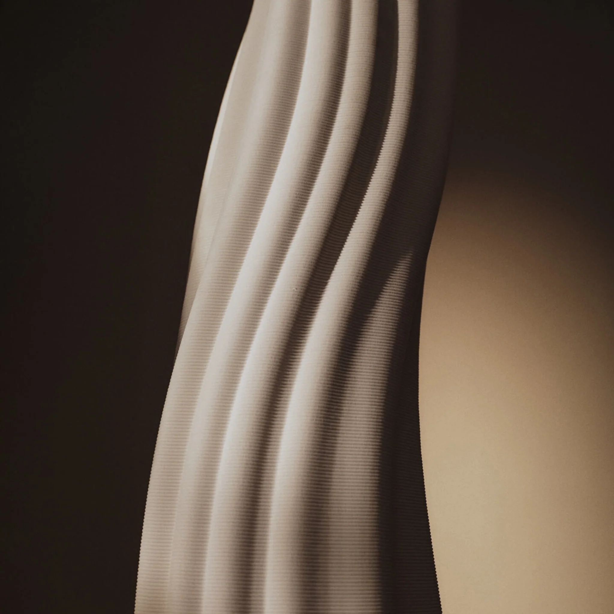 PRE-ORDER │ FERM LIVING Rylith Floor Vase, H70cm, Off-white - Image 5