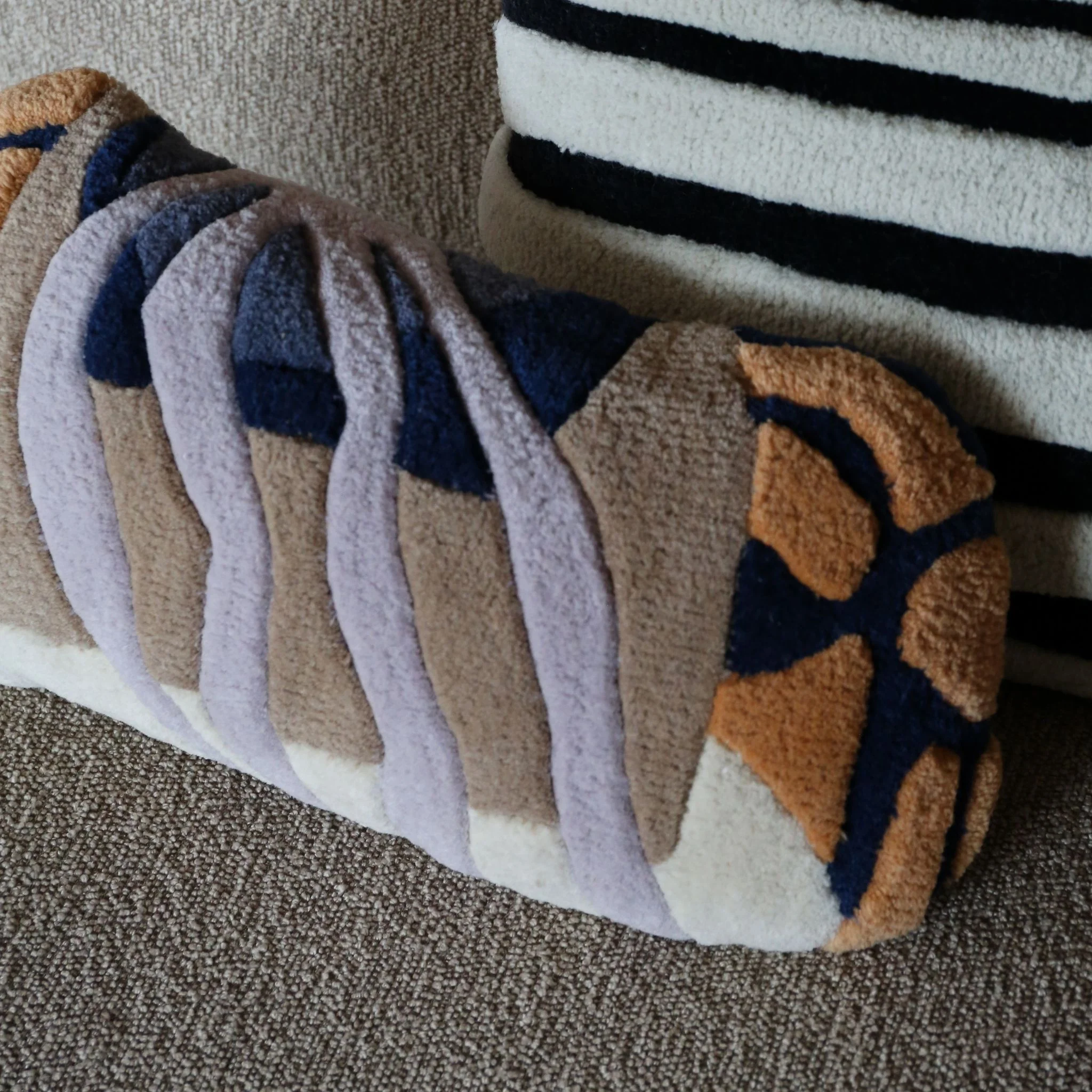 HAUS ÜGER Coral Cushion, 30x57cm - Image 3