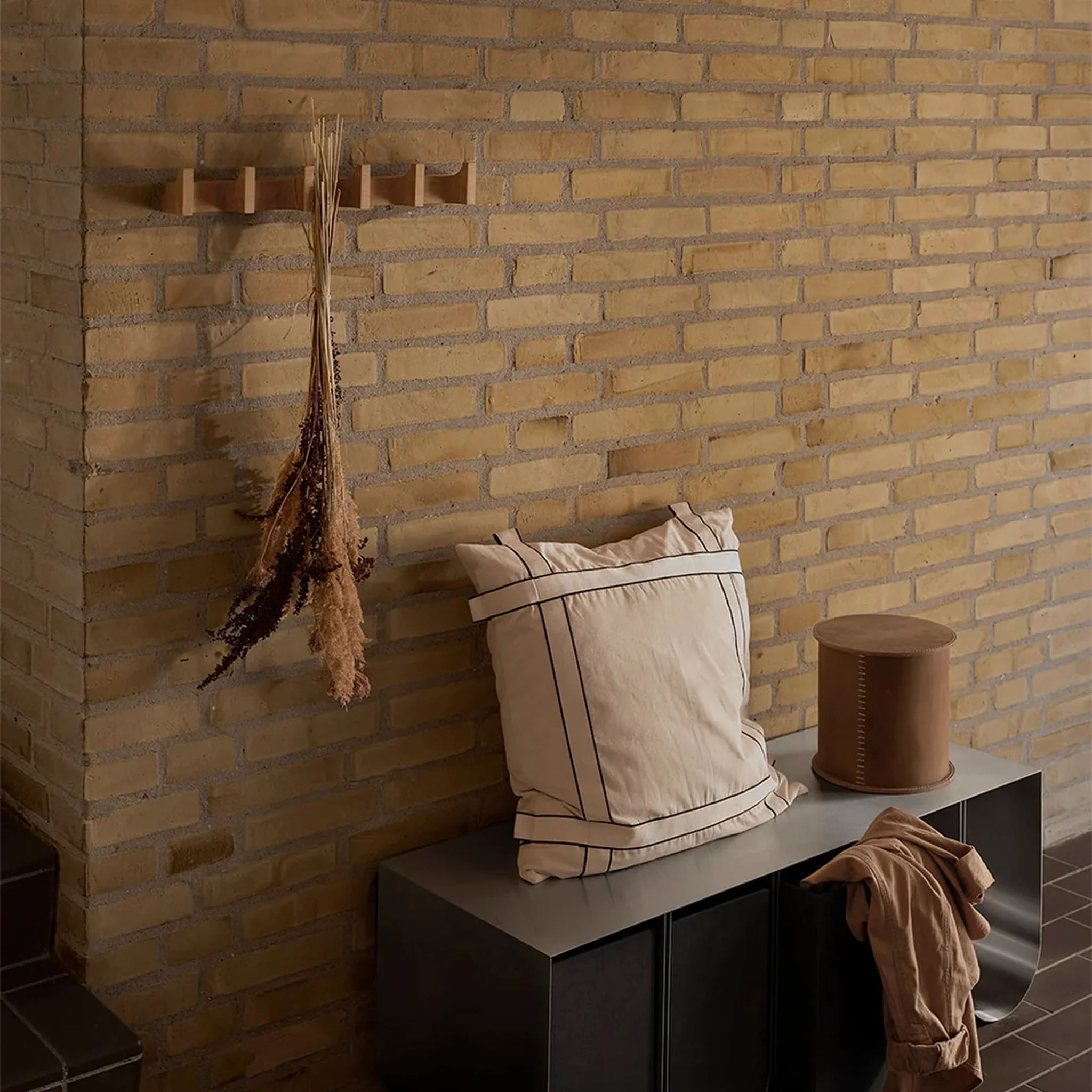 KRISTINA DAM Column Coat Rack Long, Warm Oiled Oak - Image 2