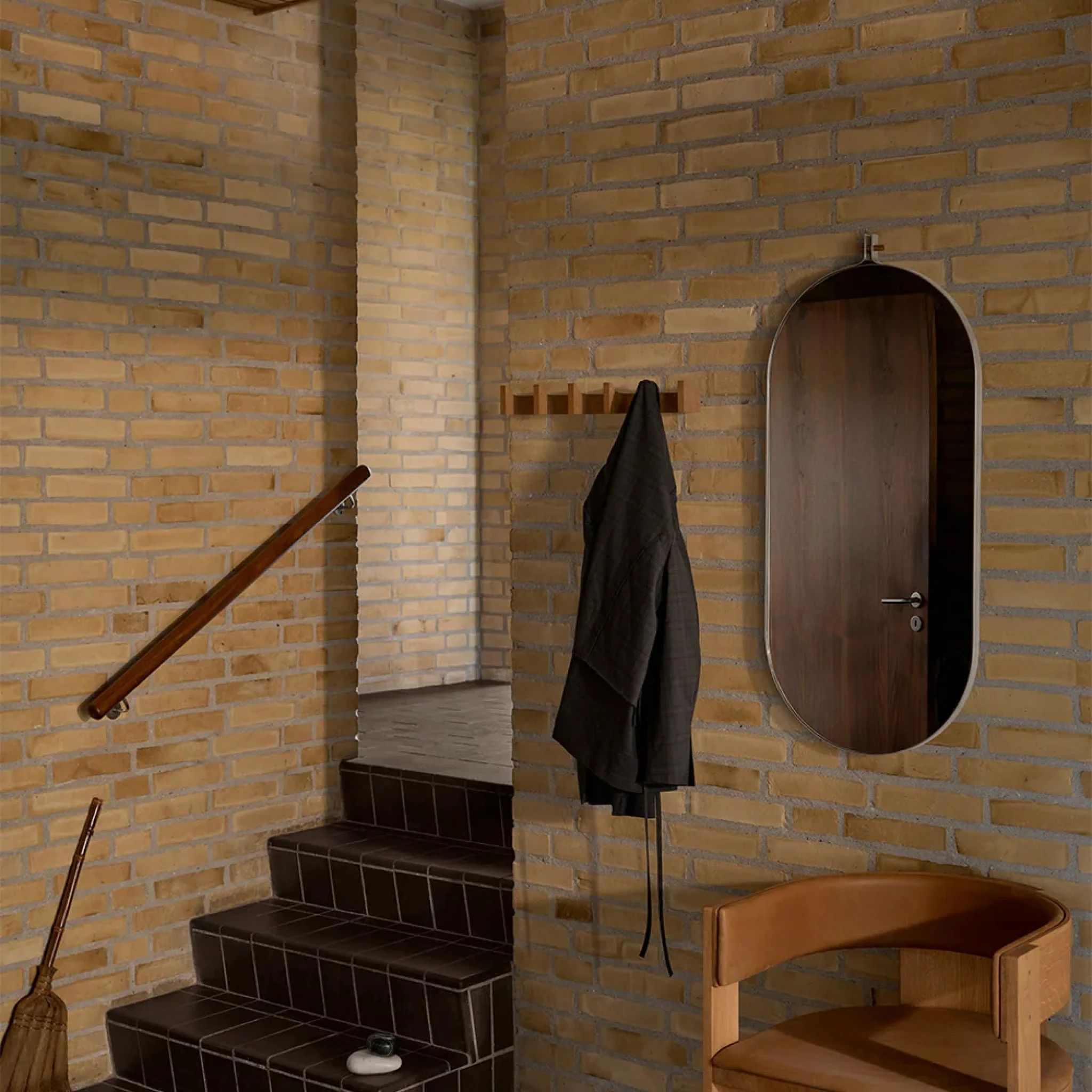 KRISTINA DAM Column Coat Rack Long, Warm Oiled Oak - Image 4