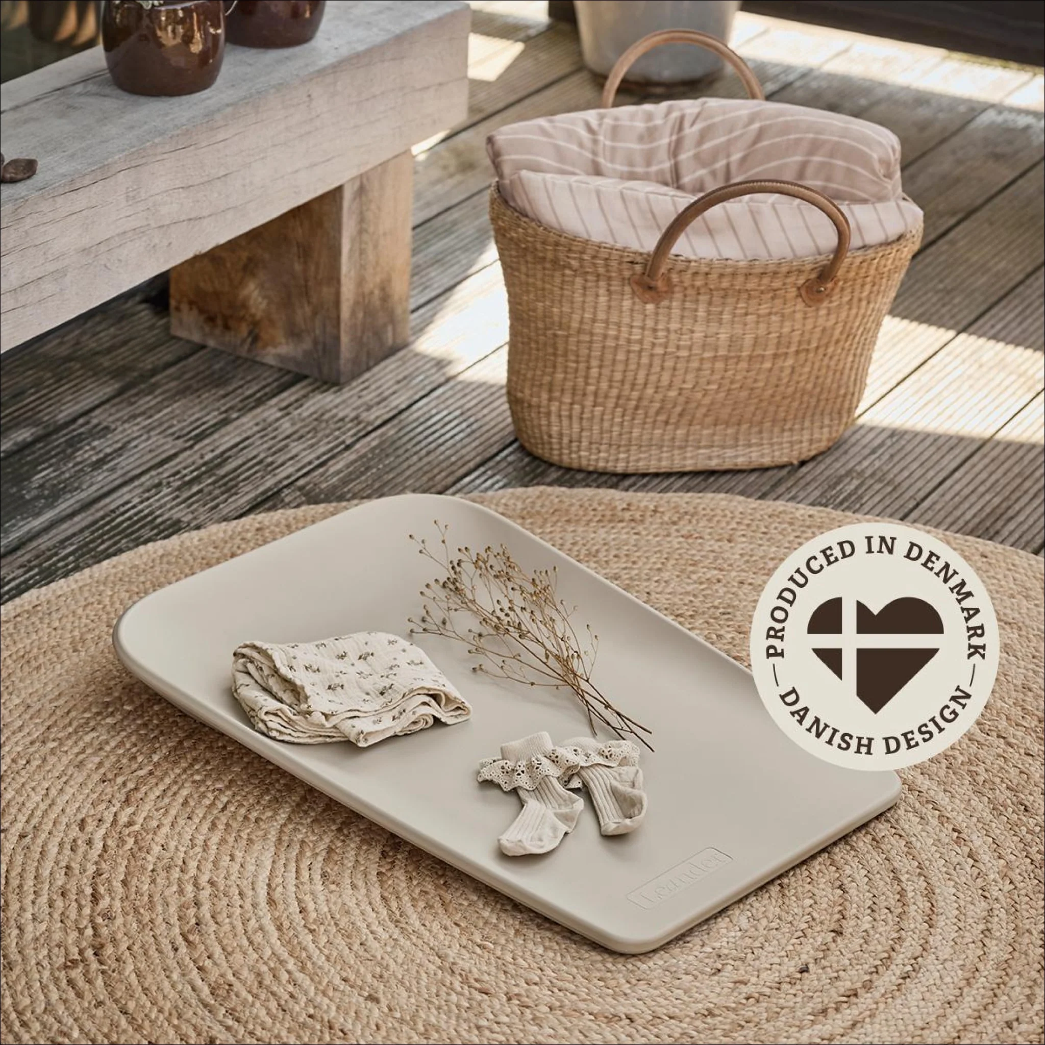 LEANDER Matty Mini Changing Mat, Cappuccino - Image 4