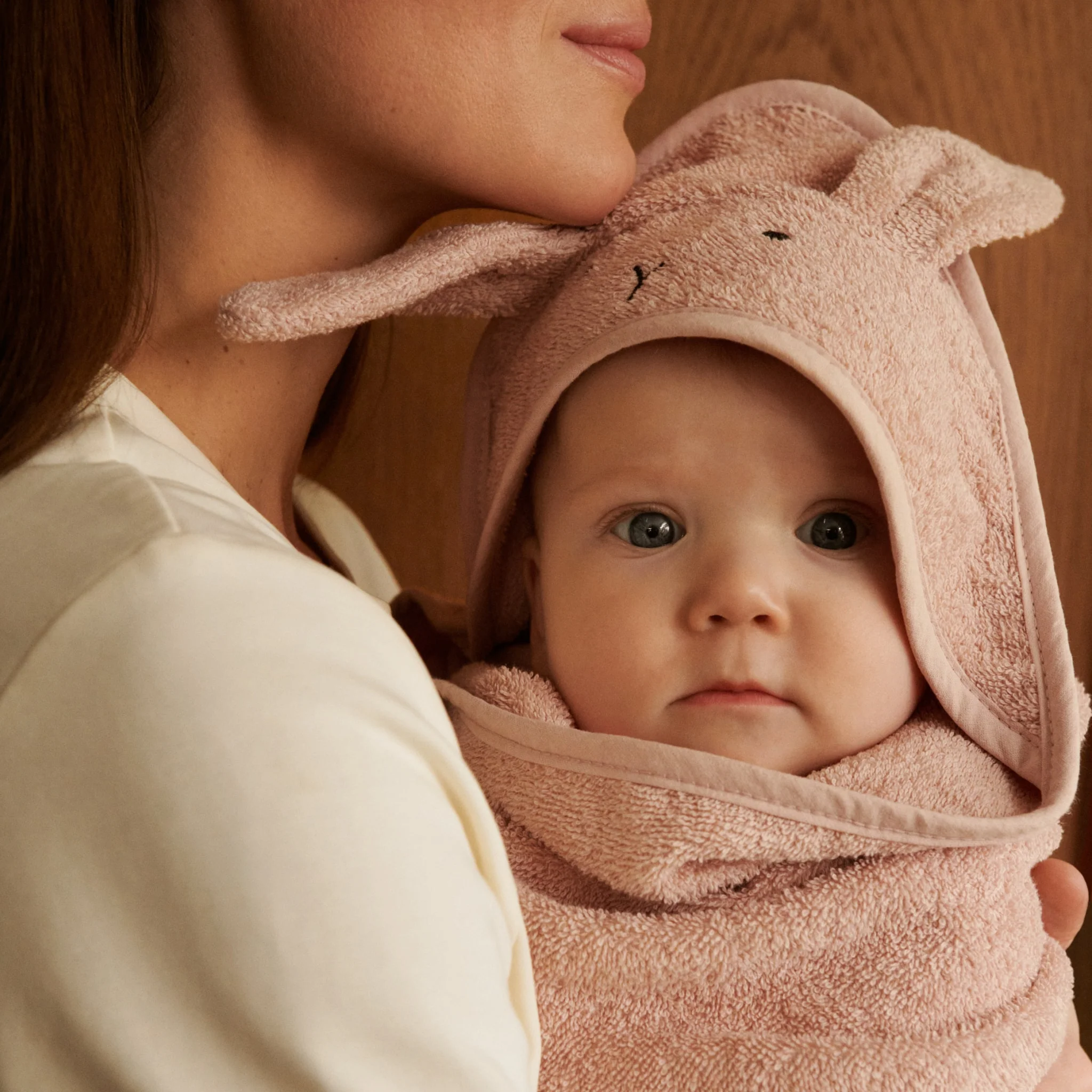 LIEWOOD Albert Rabbit Hooded Towel, 70x70cm, Rose - Image 2