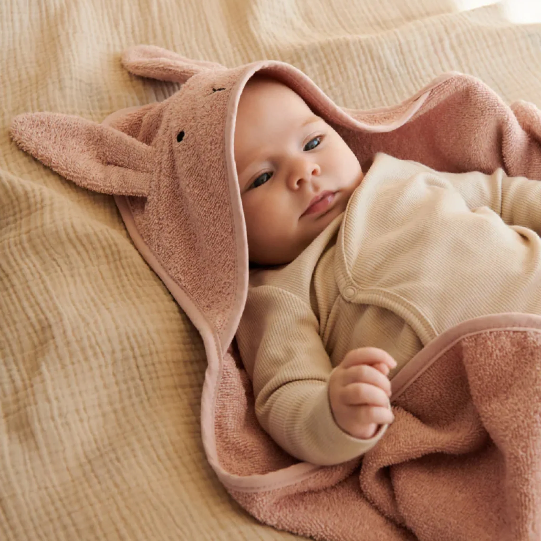LIEWOOD Albert Rabbit Hooded Towel, 70x70cm, Rose - Image 4