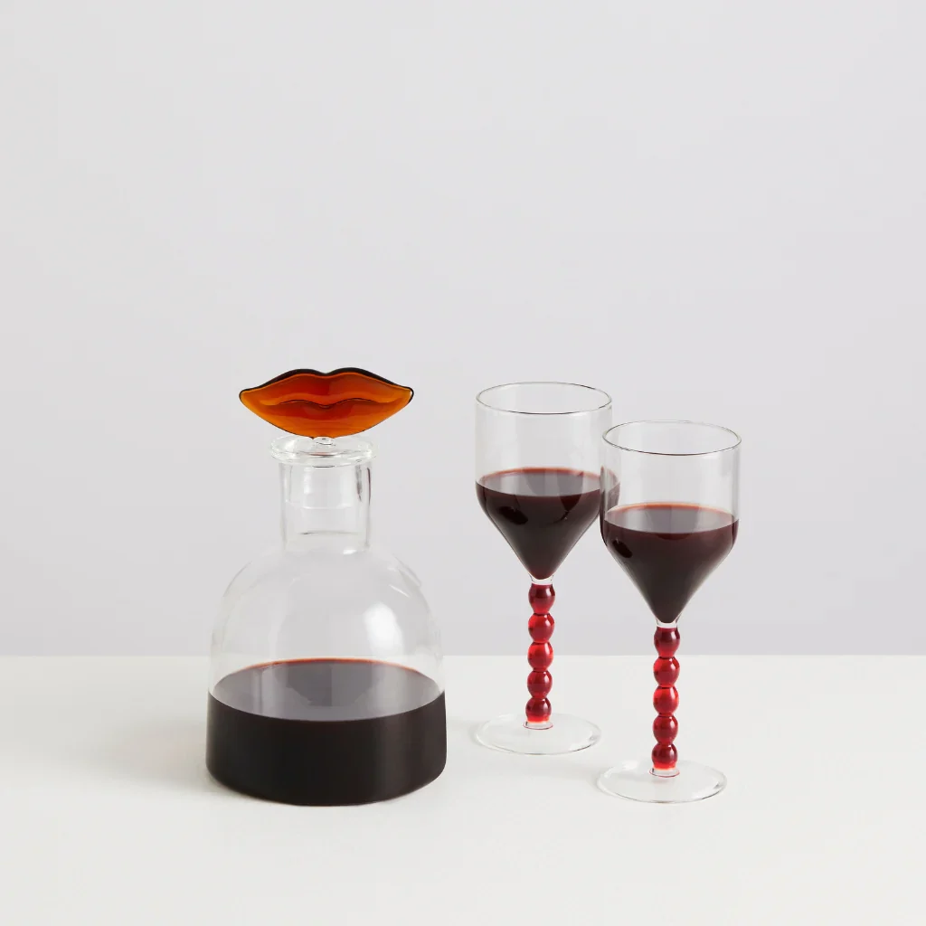 MAISON BALZAC Bisous Decanter, Clear/Opaque Red - Image 3