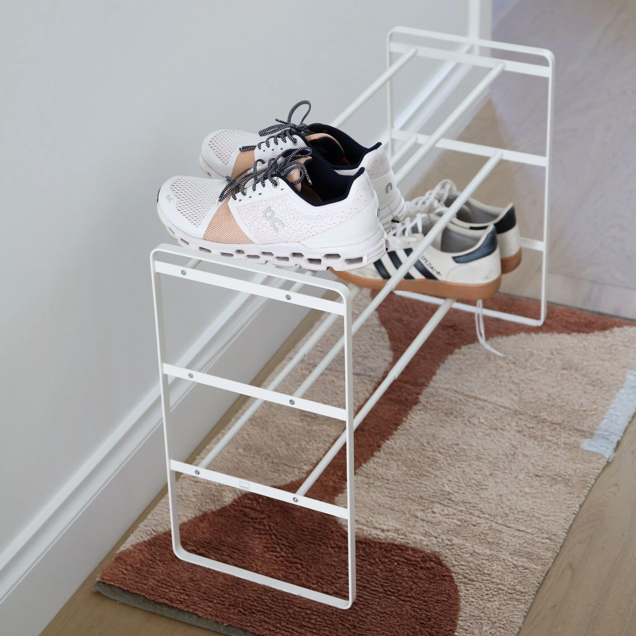YAMAZAKI Frame Extendable Shoe Rack, 3 Tier, White - Image 2