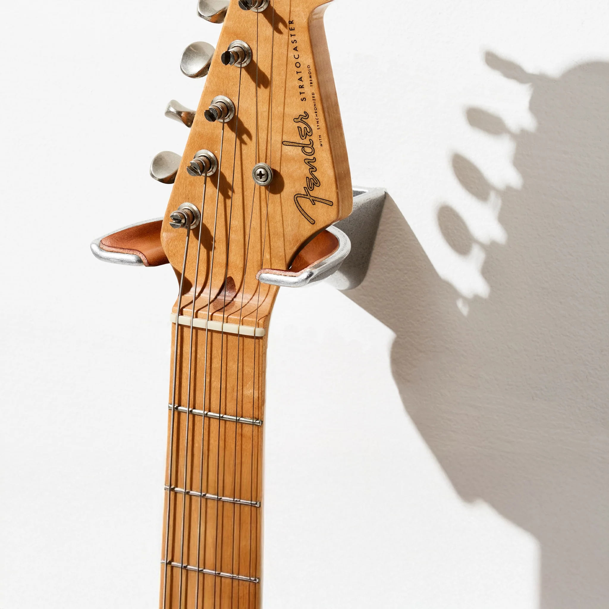 MINIM Sandcast Guitar Hanger, Aluminium/Tan - Image 2