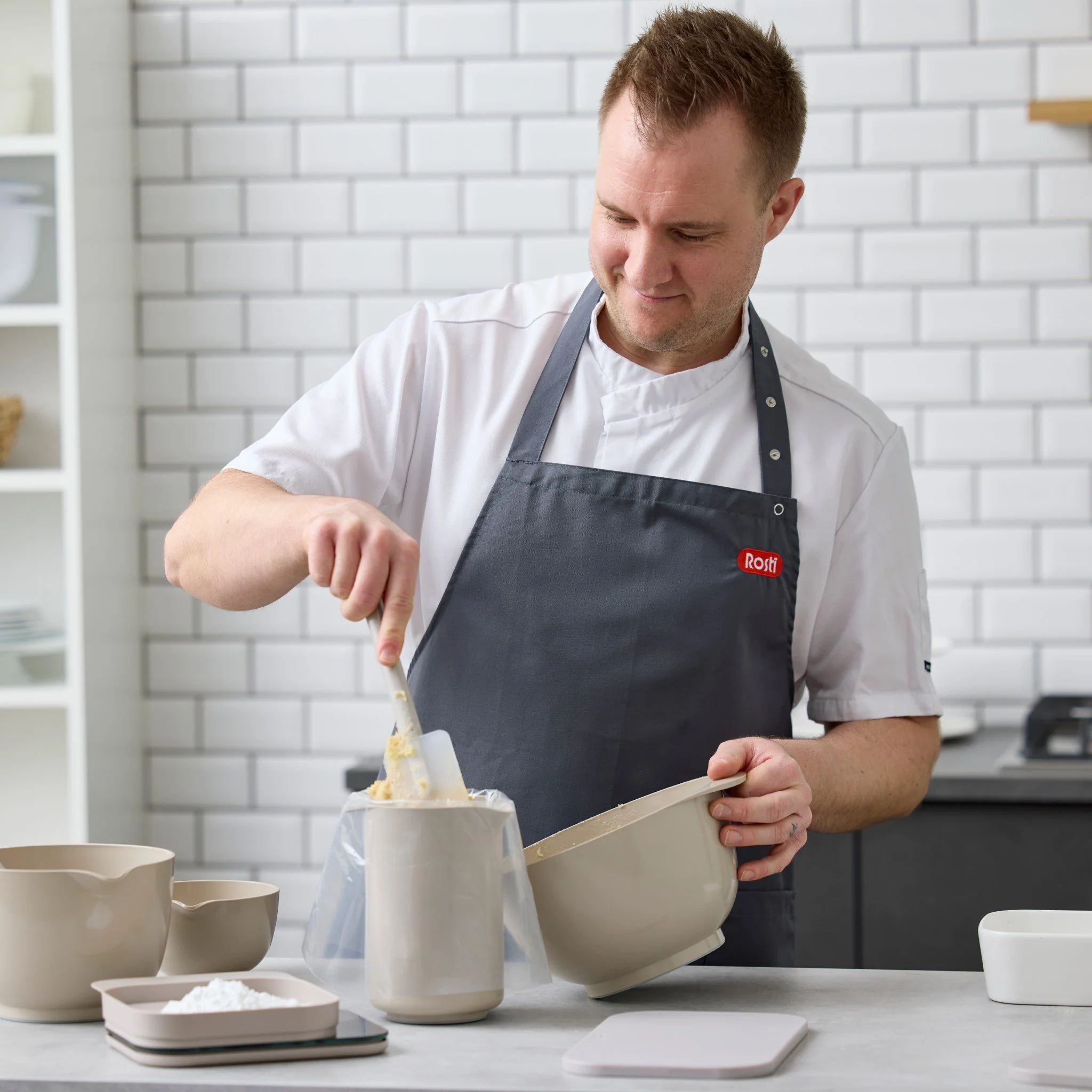 ROSTI Classic Mixing Jug 1.25 L, Humus - Image 5