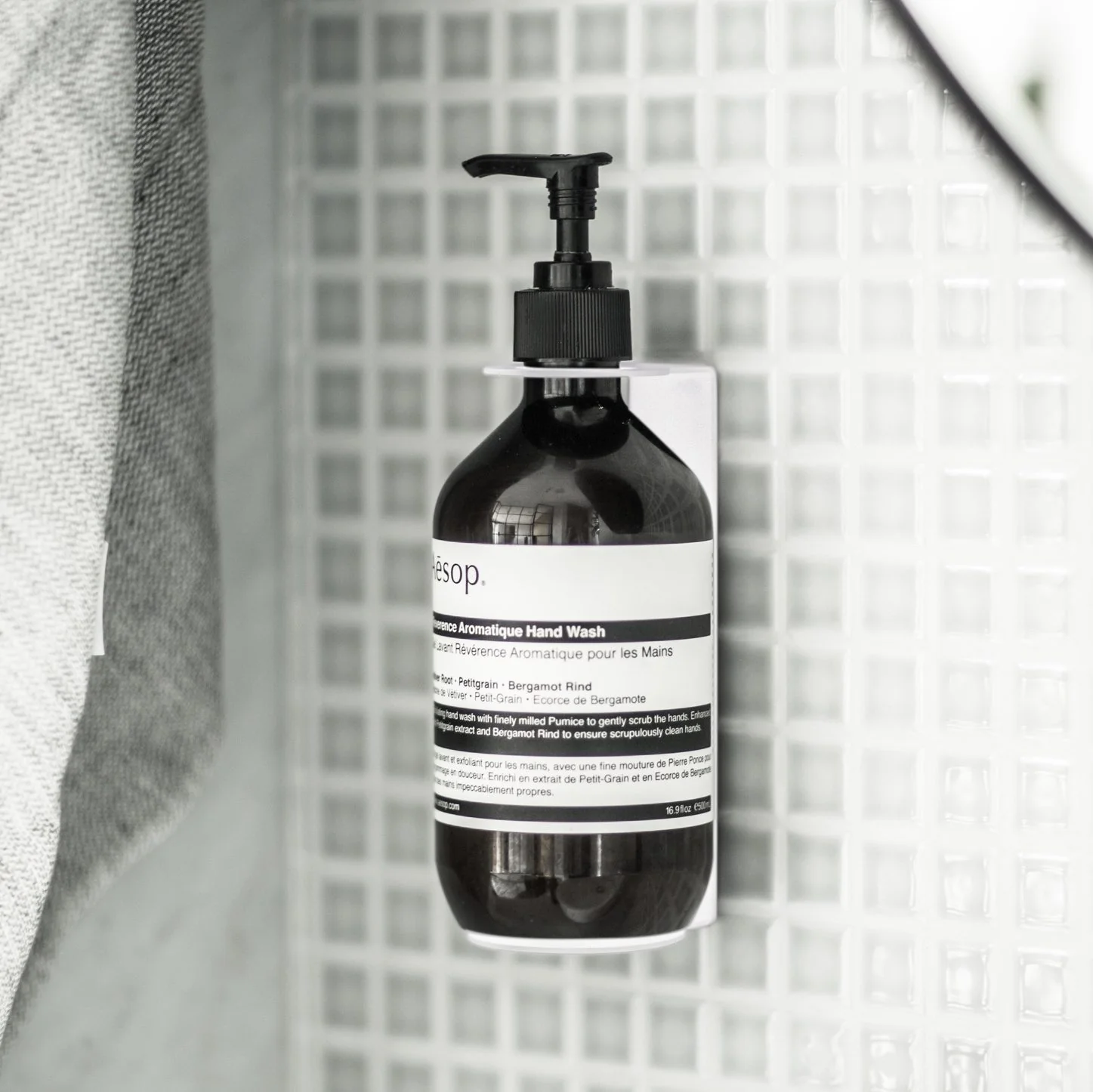 DESIGNSTUFF Single Soap Dispenser Holder, White - Image 3