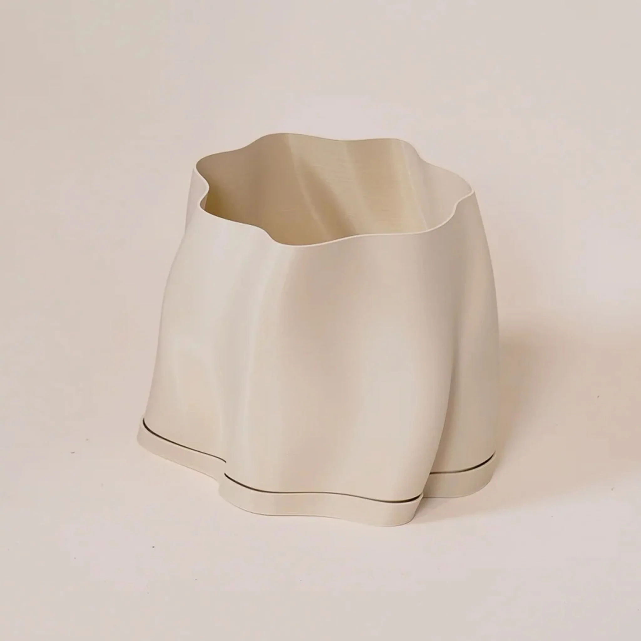SPECIAL STUDIO Lulu Planter, Large D22xH27cm, Eggshell Matte - Image 3
