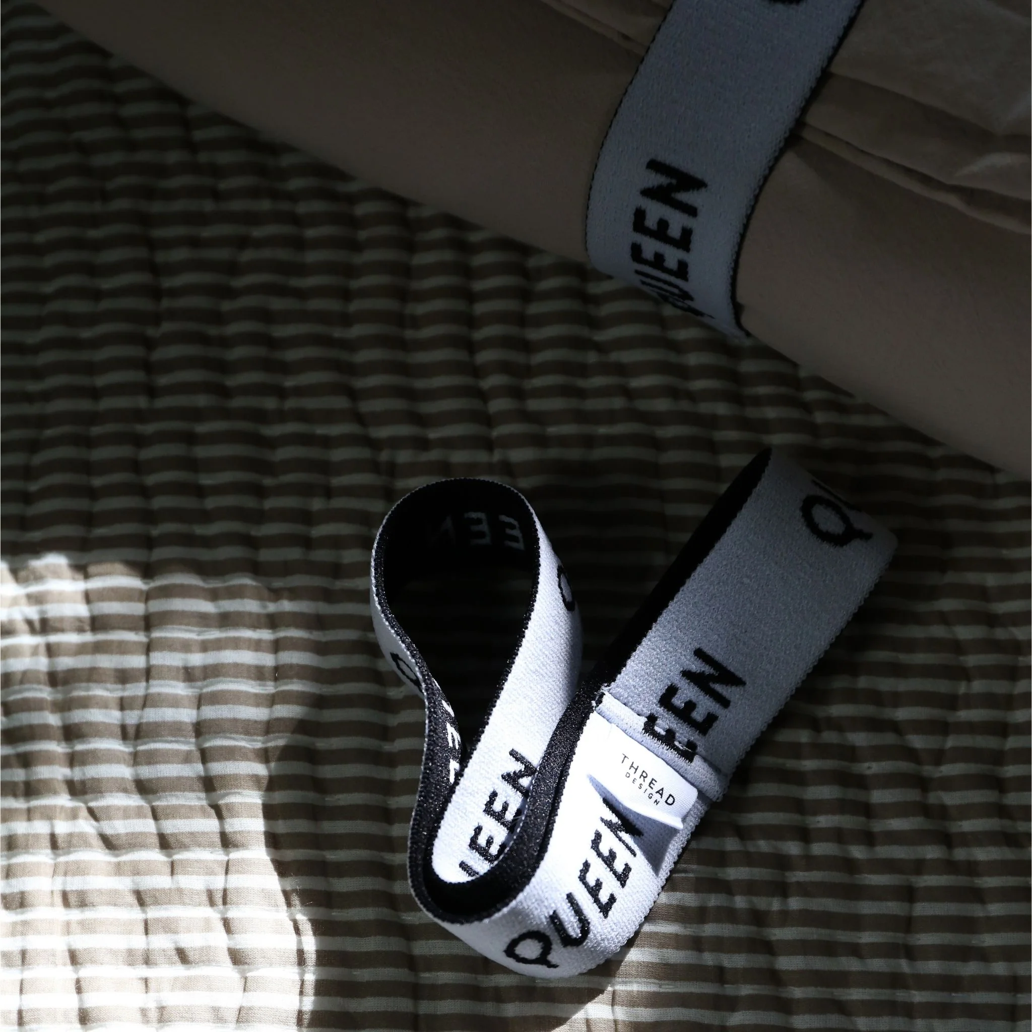 THREAD DESIGN Bed Sheet Bands, Queen (Set of 2) - Image 3