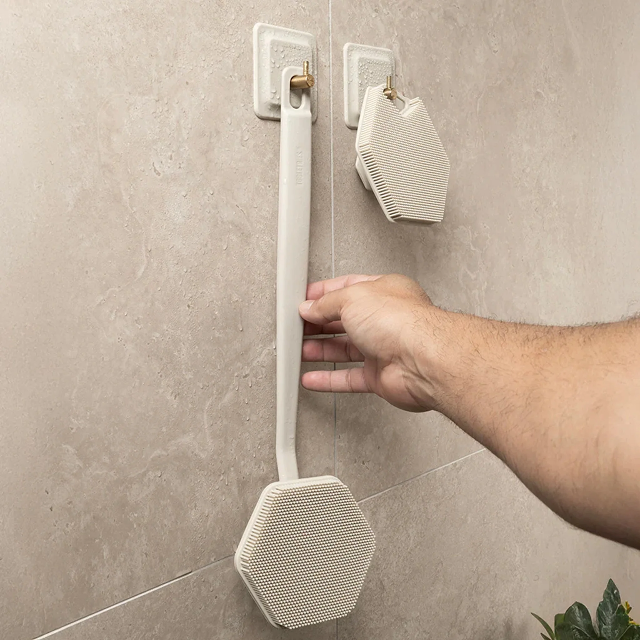 TOOLETRIES The Arnold Shower Hook, Sand (Set of 2) - Image 3