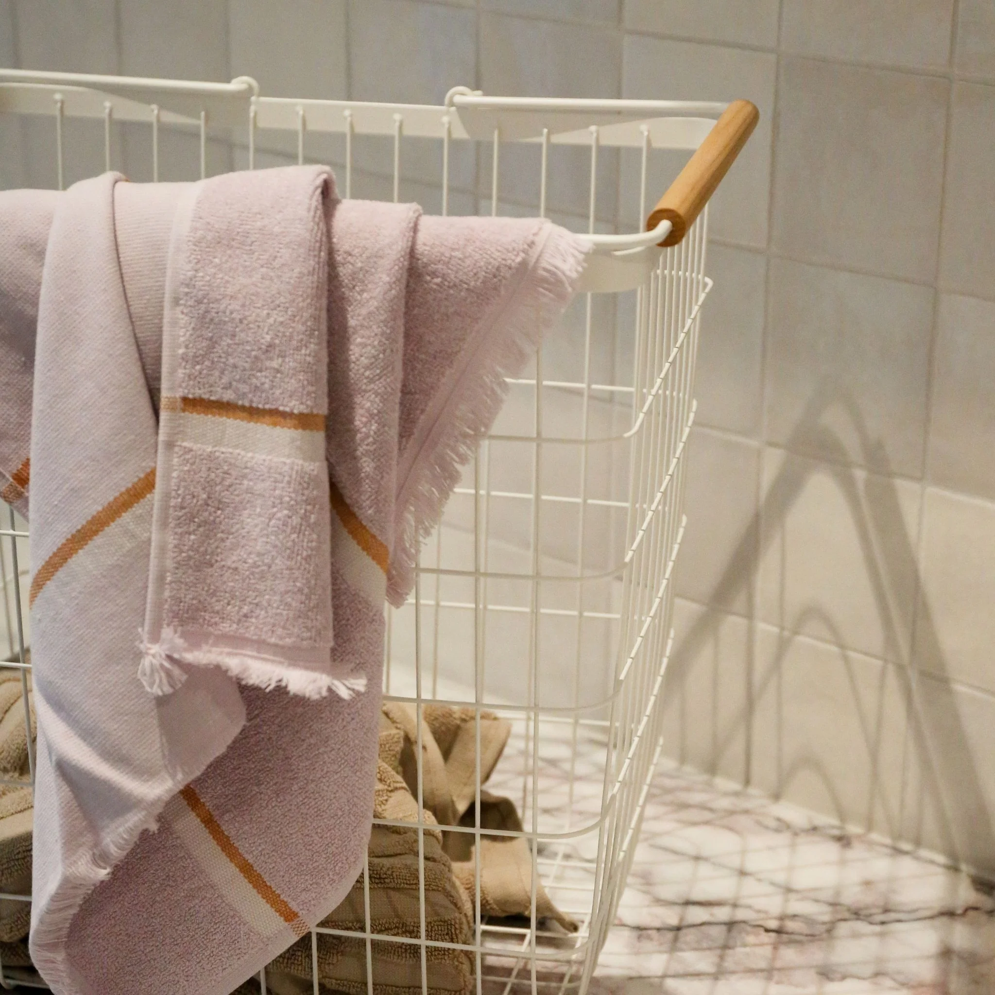 YAMAZAKI Tosca Laundry Wire Basket Large, White - Image 4