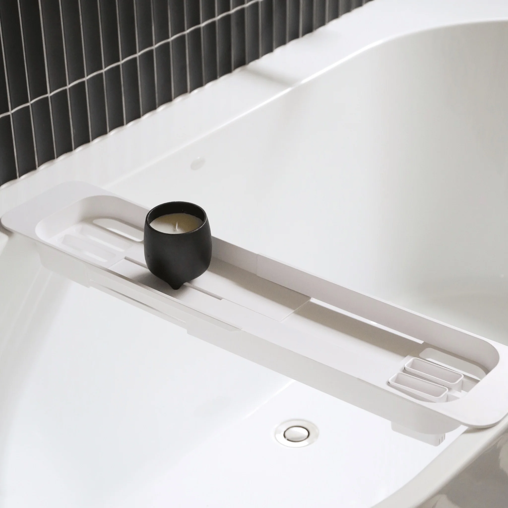 YAMAZAKI Tower Extendable Bath Tray, White - Image 2