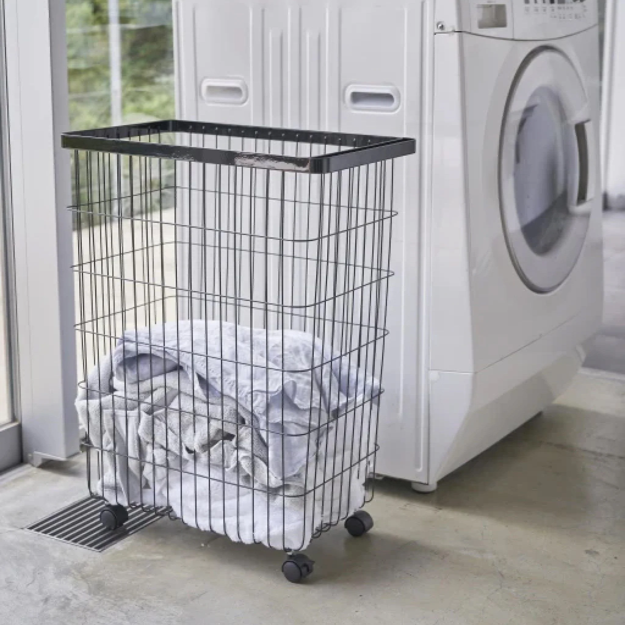 YAMAZAKI Tower Laundry Basket with Wheels, Black - Image 5